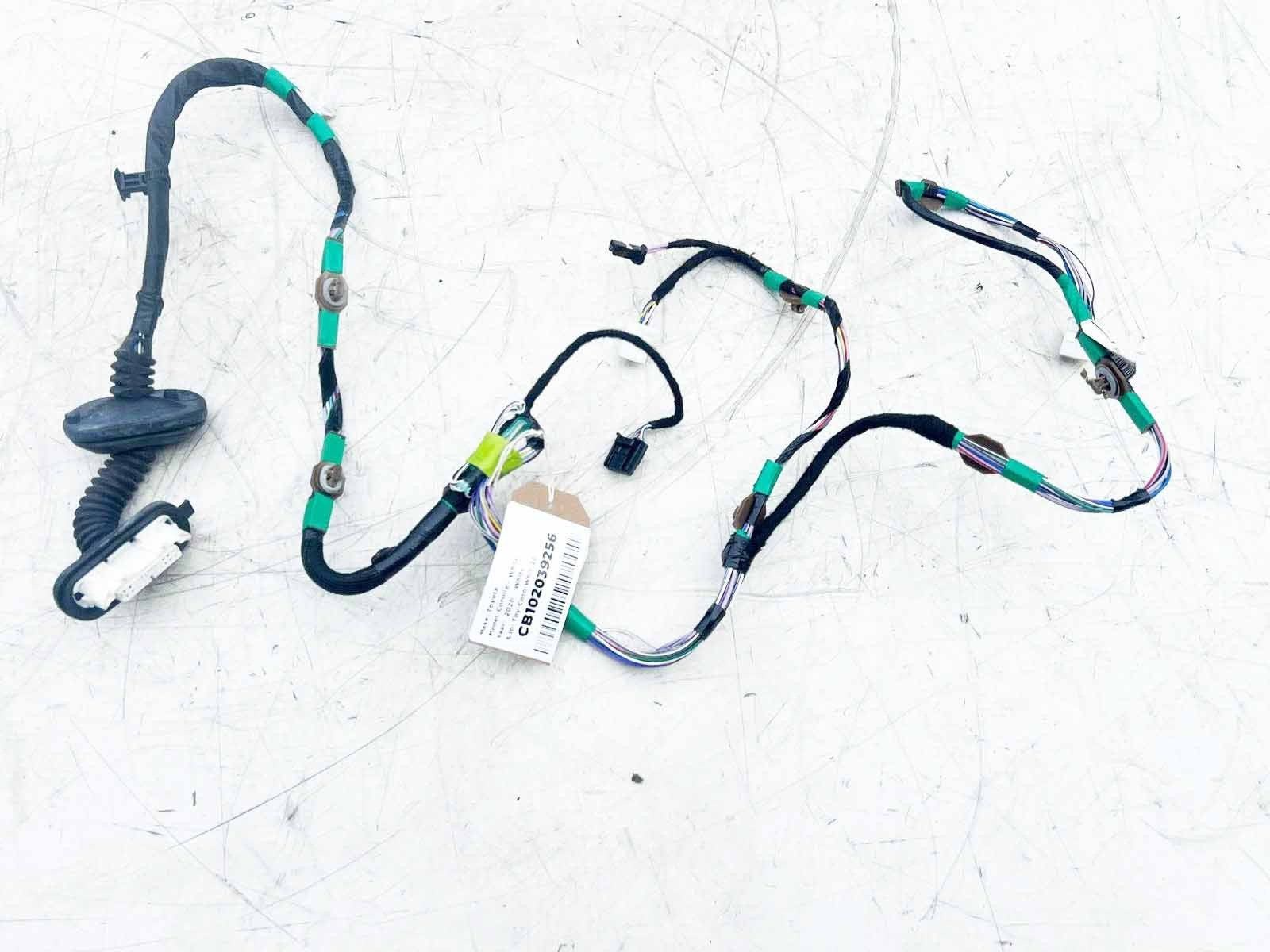 Toyota Corolla 2018-2025 1.8 Hybrid Petrol Door Wiring Loom 8215302G40 Right Rear