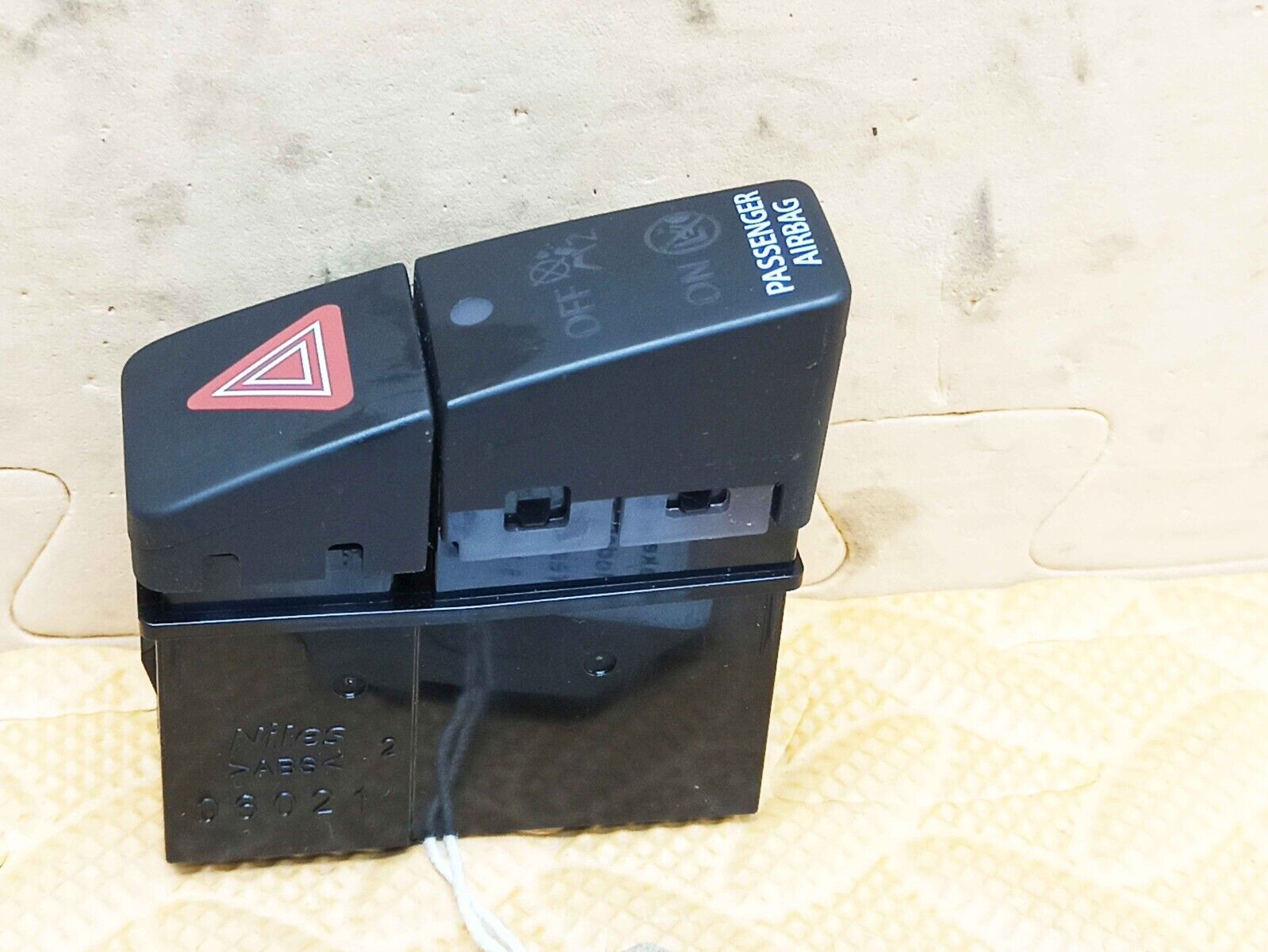 Suzuki Swift MK3 2017-2024 Passenger Airbag Hazard Lights Control