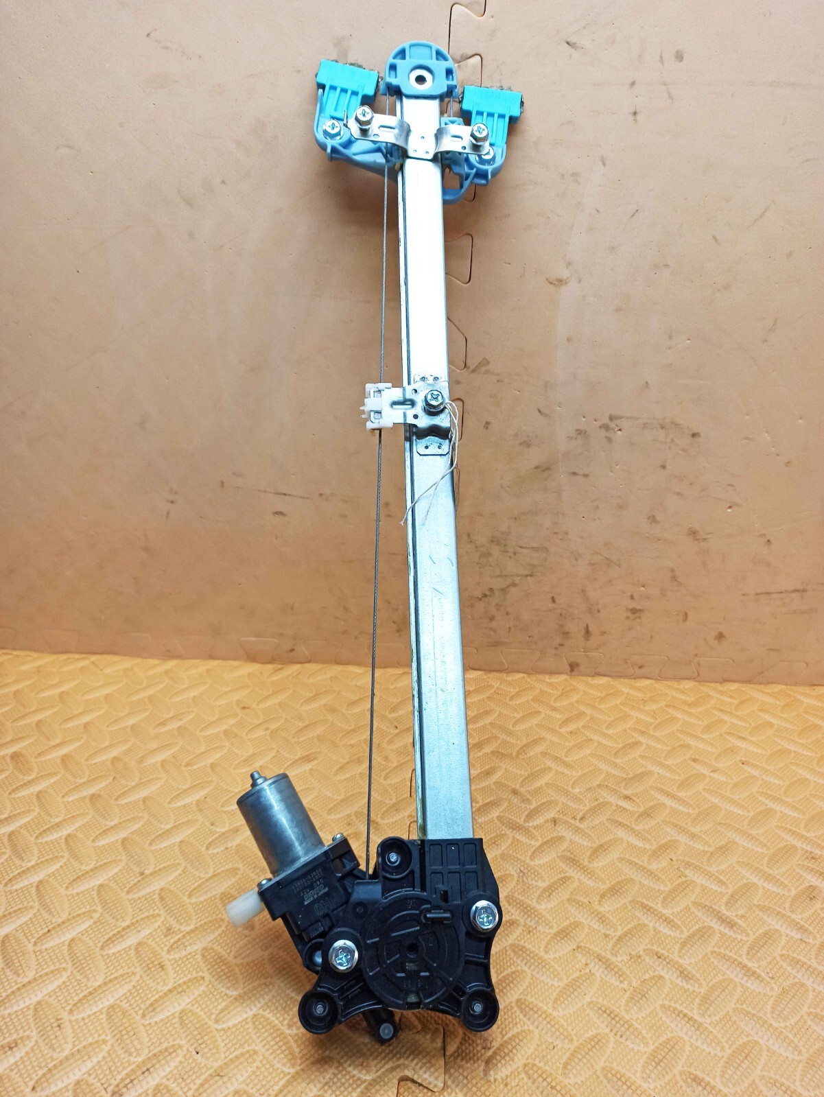 Suzuki Swift MK3 2017-2024 Front Left Window Regulator With Motor 83430-52R00 - Image 3