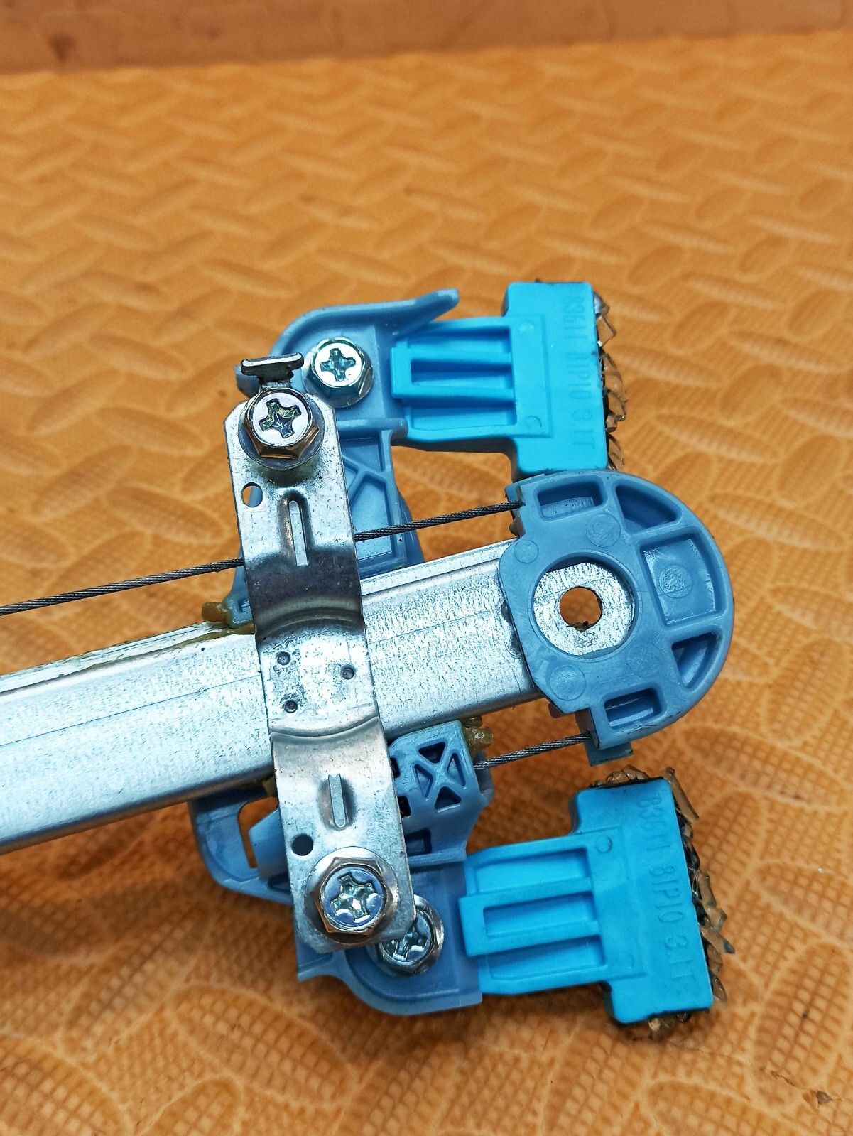 Suzuki Swift MK3 2017-2024 Front Left Window Regulator With Motor 83430-52R00 - Image 11