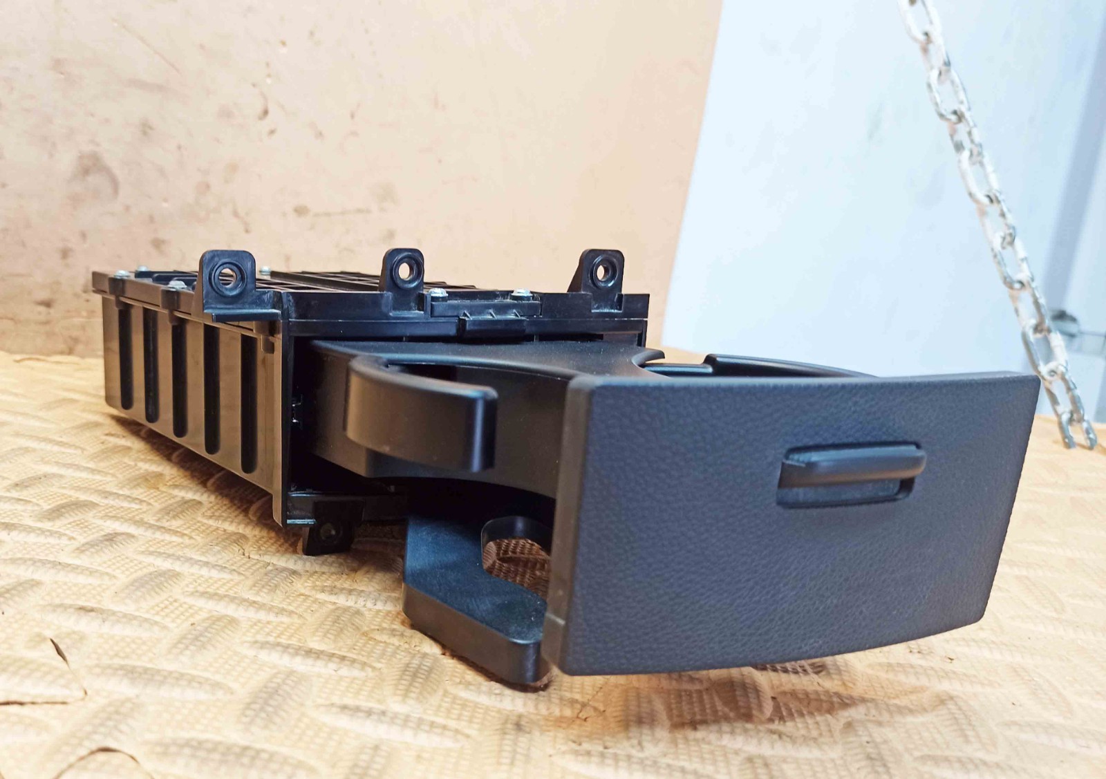 HYUNDAI i800 2018-2022 Cup Holder 84680-4H902 OEM – Cars & Bits