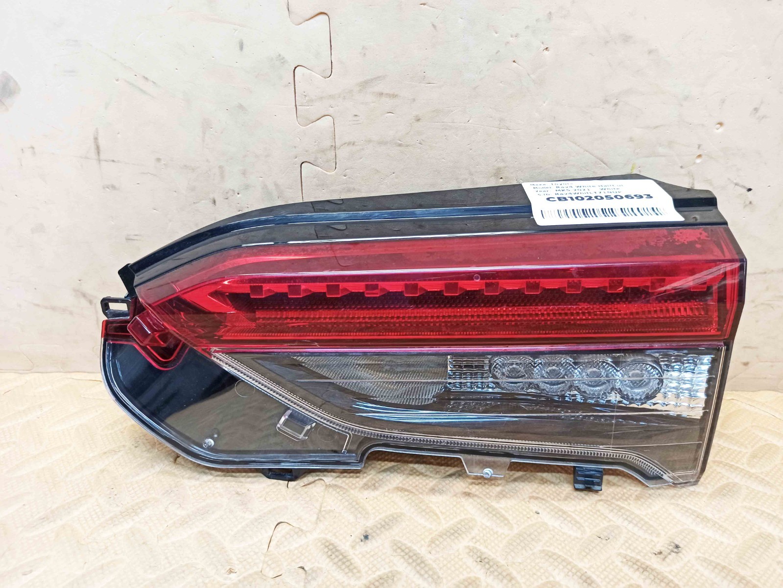 Toyota Rav4 MK5 2019-2025 Right Side Inner Taillight Light 81580