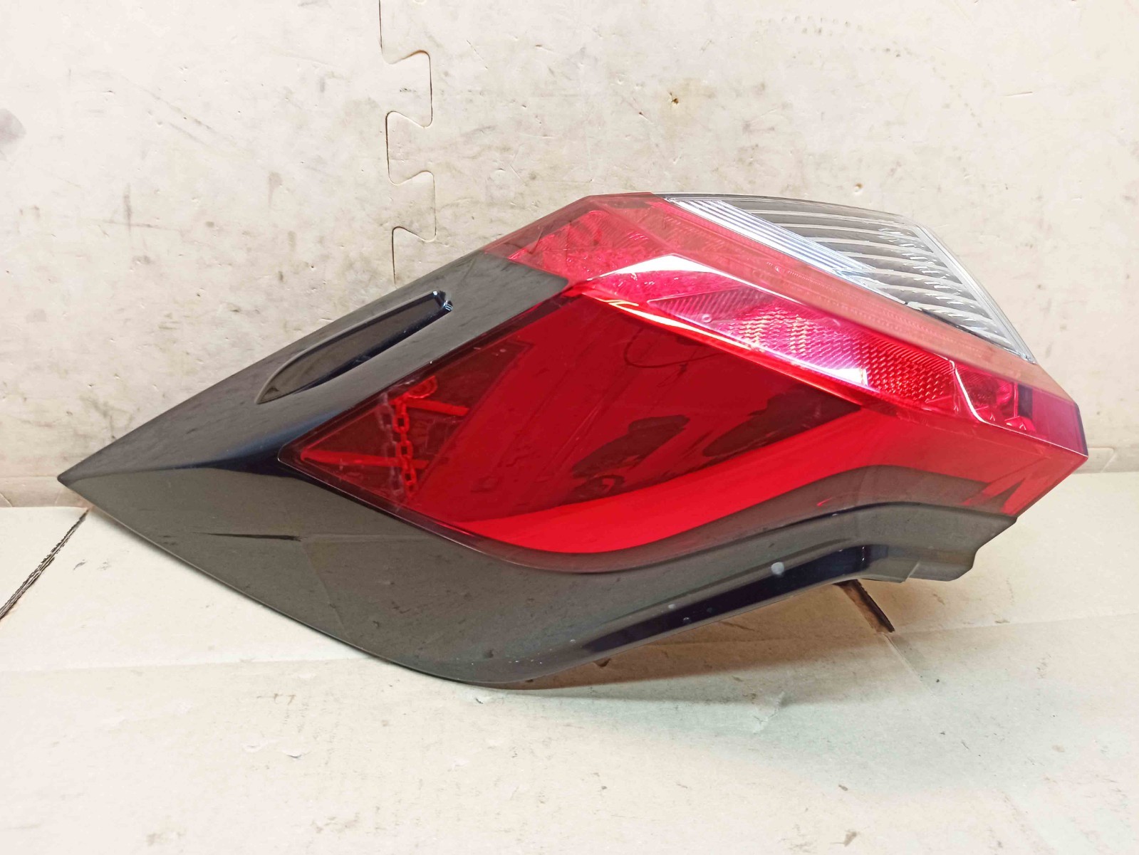 Toyota Rav4 MK5 Hybrid 2019-2025 Outer Tail Light Lamp Rear Left Side 81550-4223