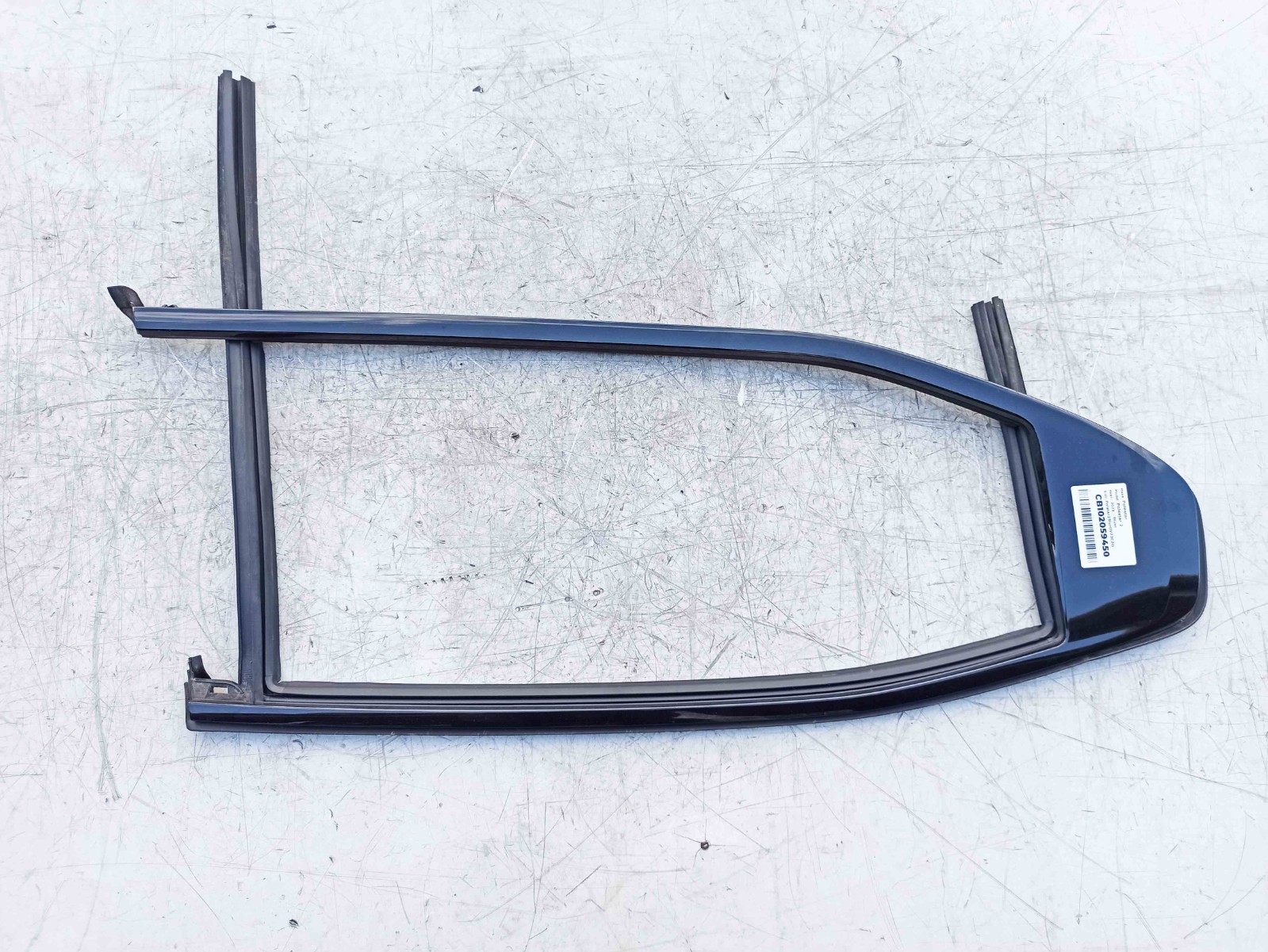 Polestar 2 FWD 2020-2025 Door Window Strip Right Side Rear 31689731, 31689573