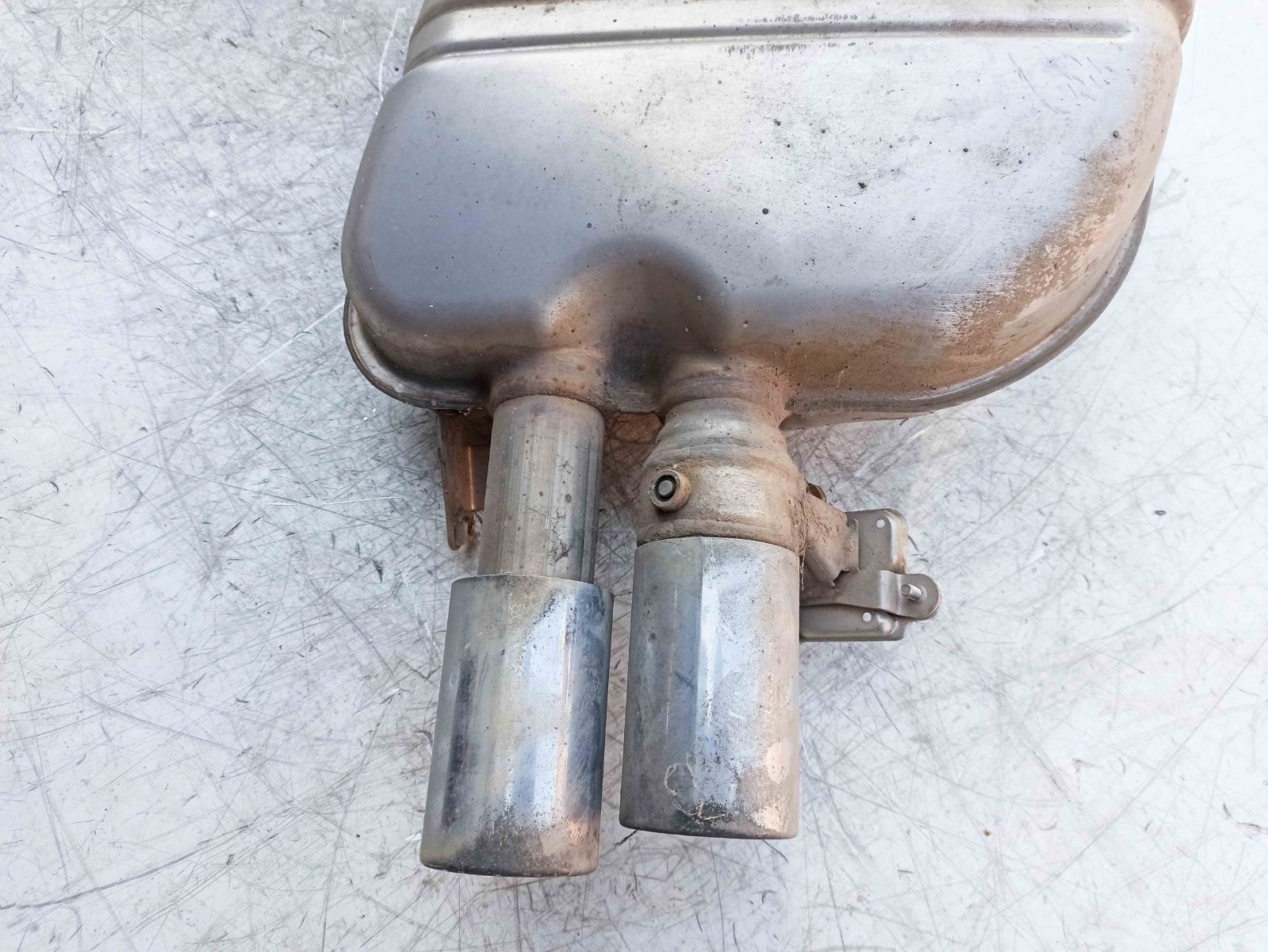 BMW F30 330e 2016-2018 Hybrid Petrol 1998 cc Exhaust Muffler 10218010 4 BMW F30 330e 2016-2018 Hybrid Petrol 1998 cc Exhaust Muffler 10218010 - Image 4