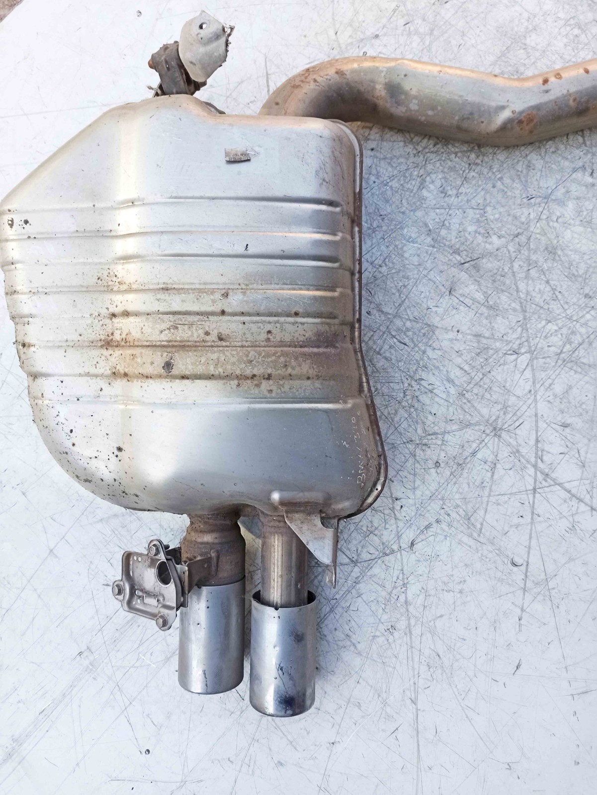 BMW F30 330e 2016-2018 Hybrid Petrol 1998 cc Exhaust Muffler 10218010 9 BMW F30 330e 2016-2018 Hybrid Petrol 1998 cc Exhaust Muffler 10218010 - Image 9
