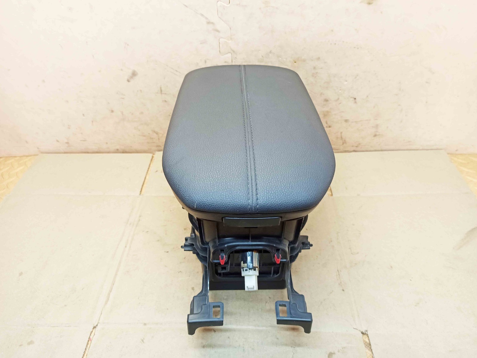 Toyota Rav4 MK5 Hybrid 2019-2025 Centre Console Leather Arm Rest With Storage 58