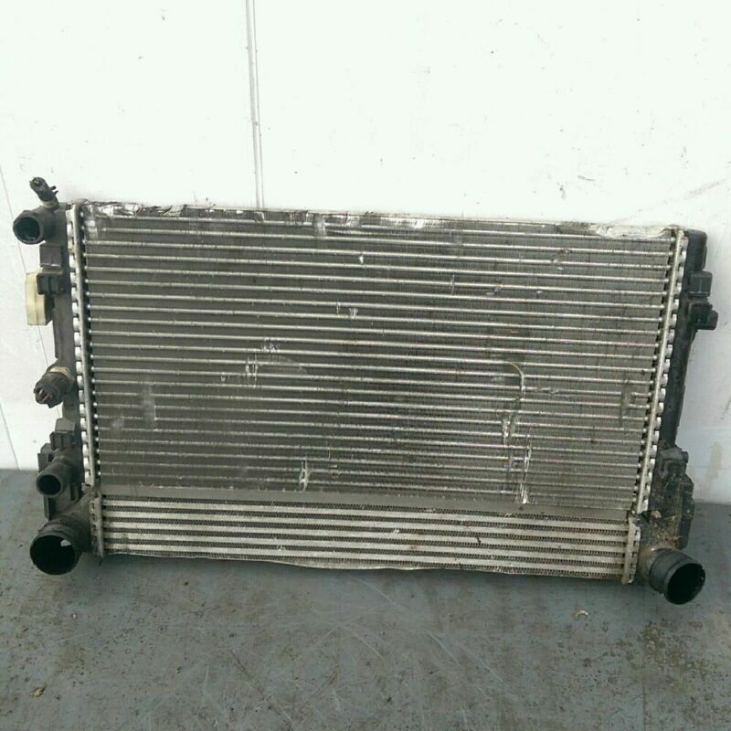 2012 Skoda Fabia Genuine Radiator HU-F39 - Image 3
