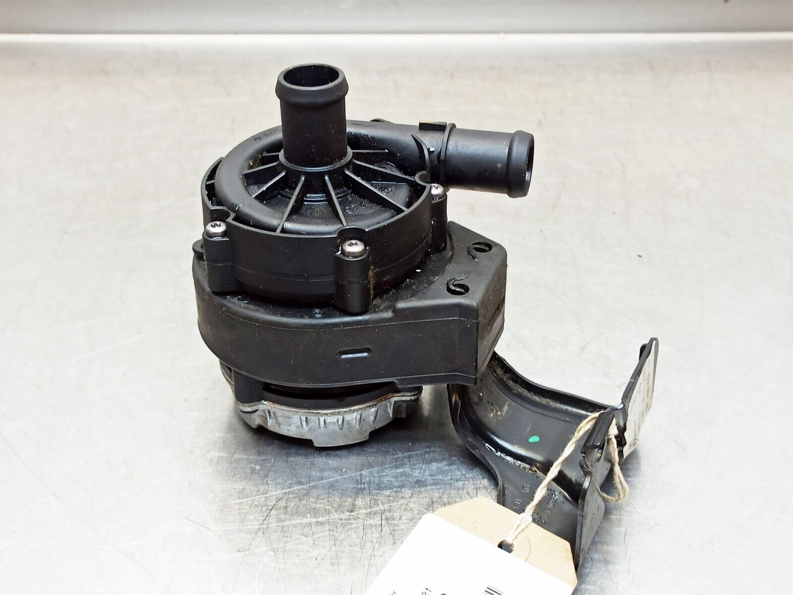 Cupra Formentor V2 eHybrid 2022 Secondary Water Pump 04L965567B