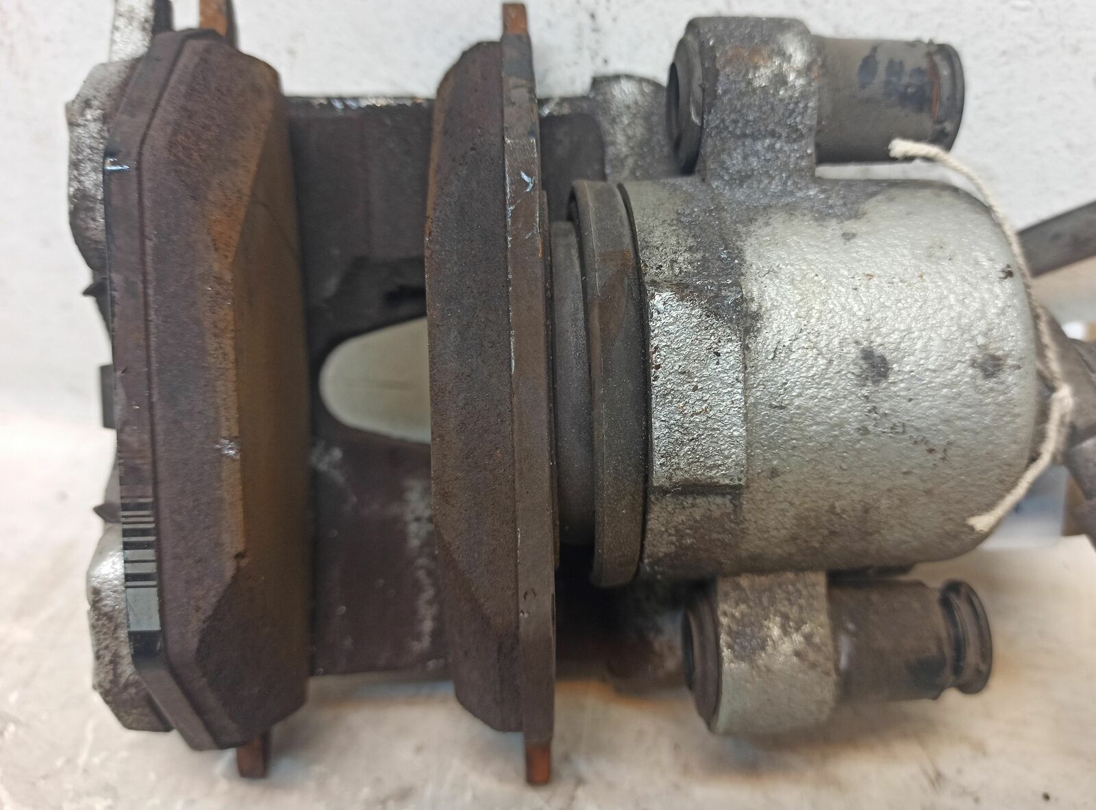 Seat Ibiza 2020 1.0 TSi Driver Side Front Brake Caliper 2Q0615106 - Image 4