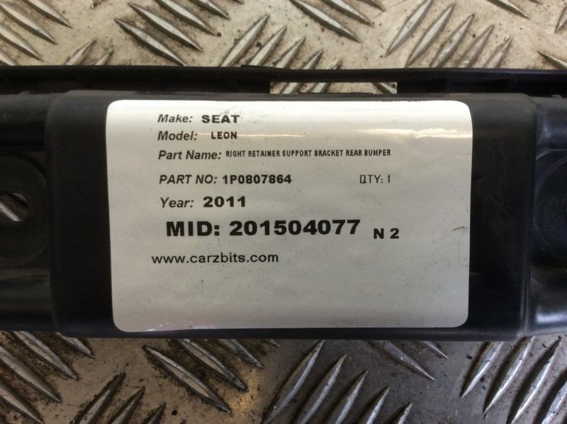 Seat Leon Right retainer support bracket rear bumper 1P0807864 2011 - Image 5