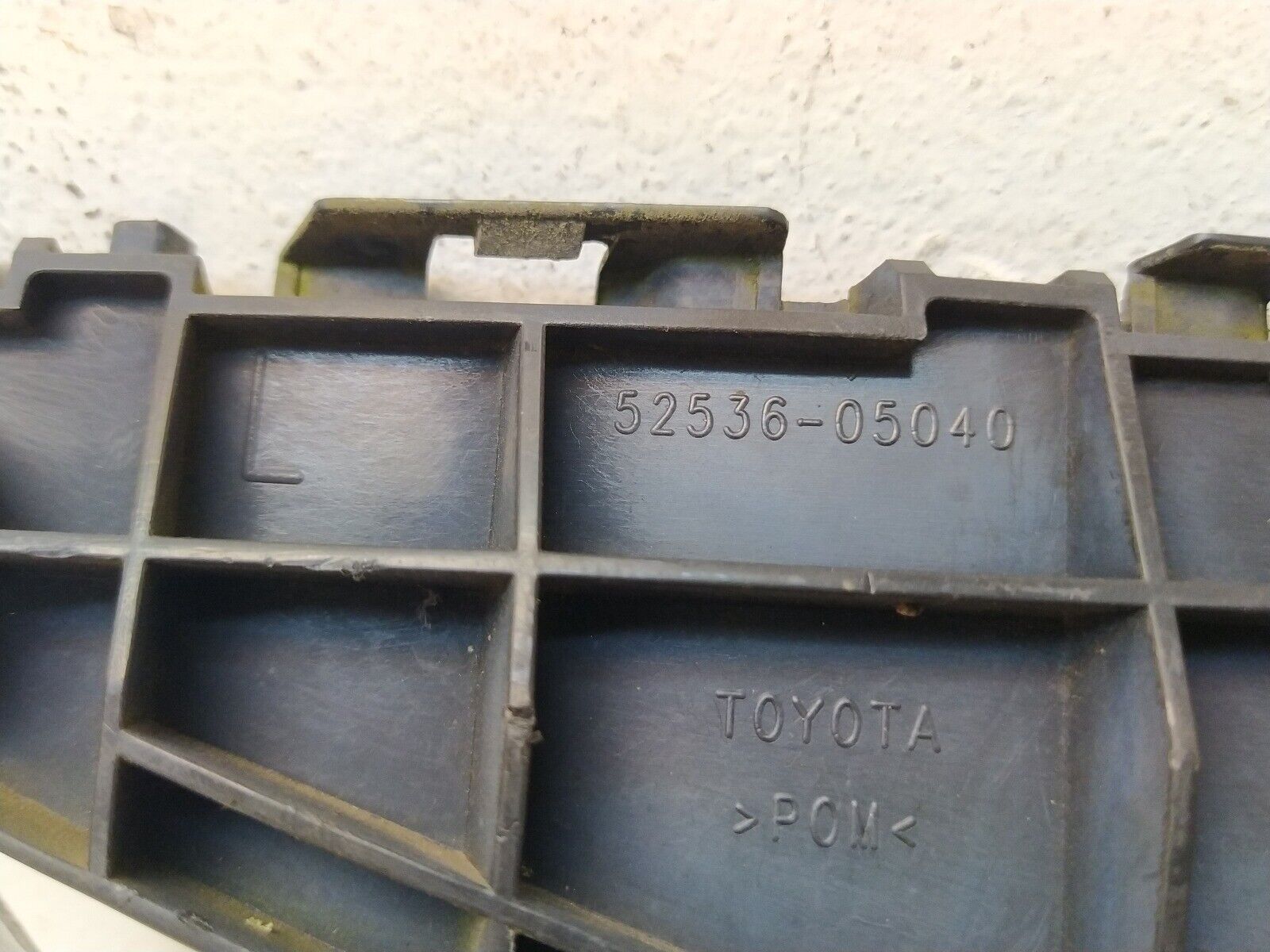 Toyota Avensis 2009-2013 2.0 Diesel Passenger Side Bumper Retainer 52536-05040 - Image 3