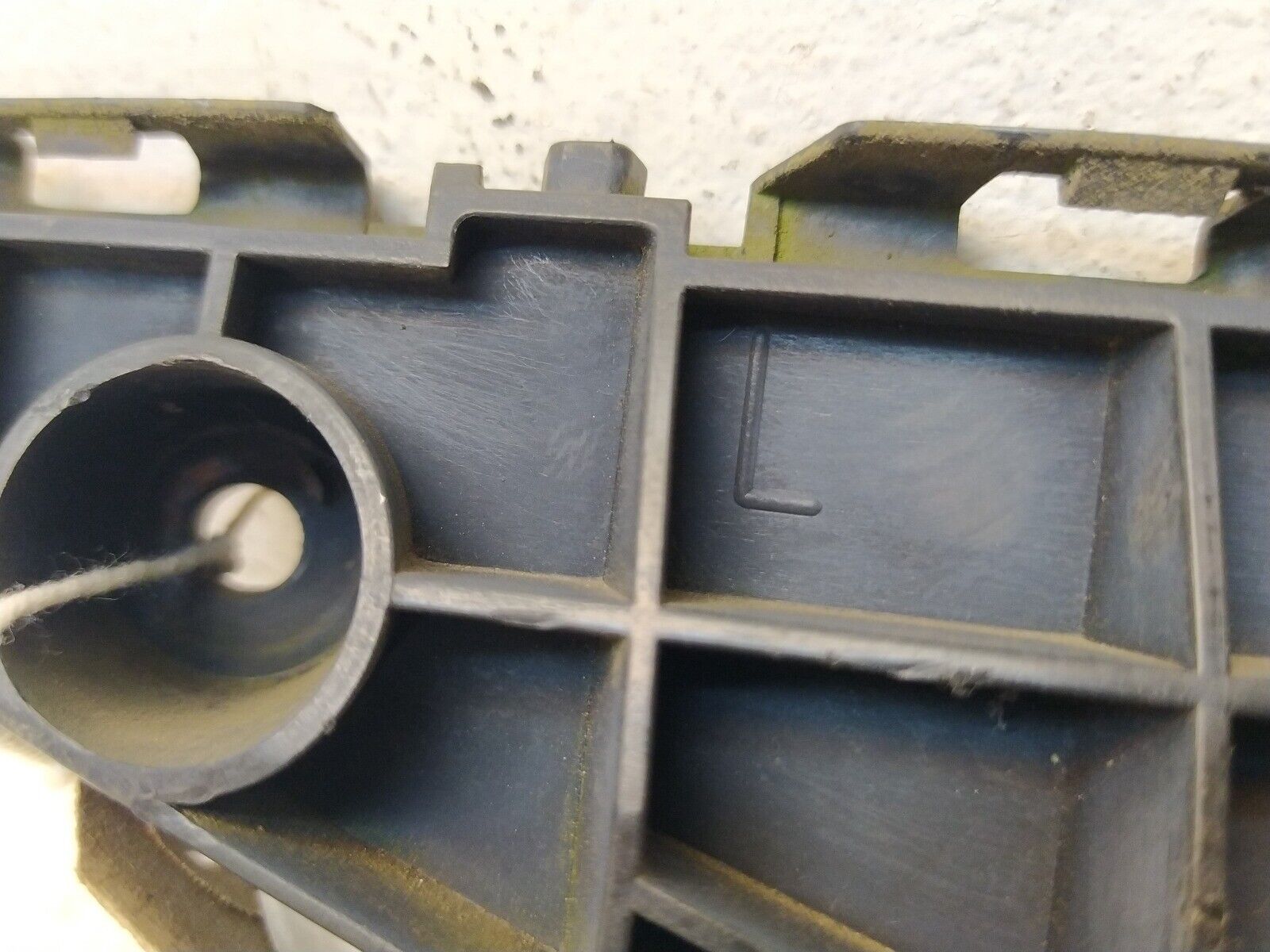 Toyota Avensis 2009-2013 2.0 Diesel Passenger Side Bumper Retainer 52536-05040 - Image 4