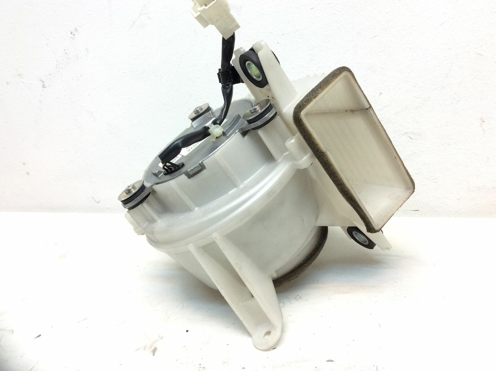 Toyota Prius 2015-2019 HV BATTERY FAN BLOWER G9230-47020 - Image 3