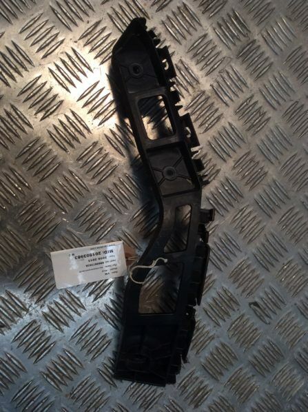 VW Polo 6R 2009-2016 Rear Bumper Bracket Passenger Side Rear 6R6807393A - Image 3