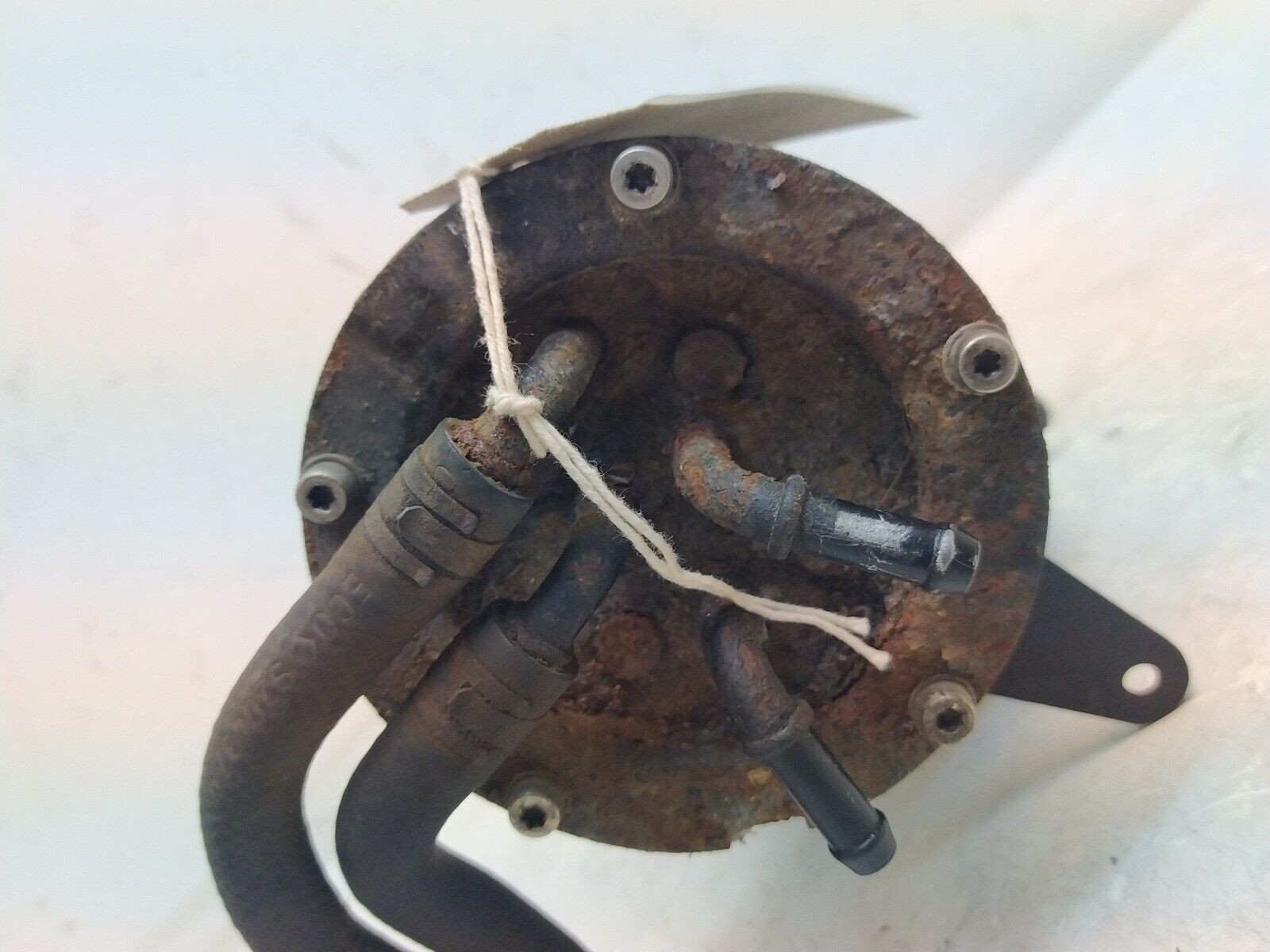 VW Touran 2003-2006 BKD 2.0 Fuel Filter housing 3C0127400B Diesel - Image 7