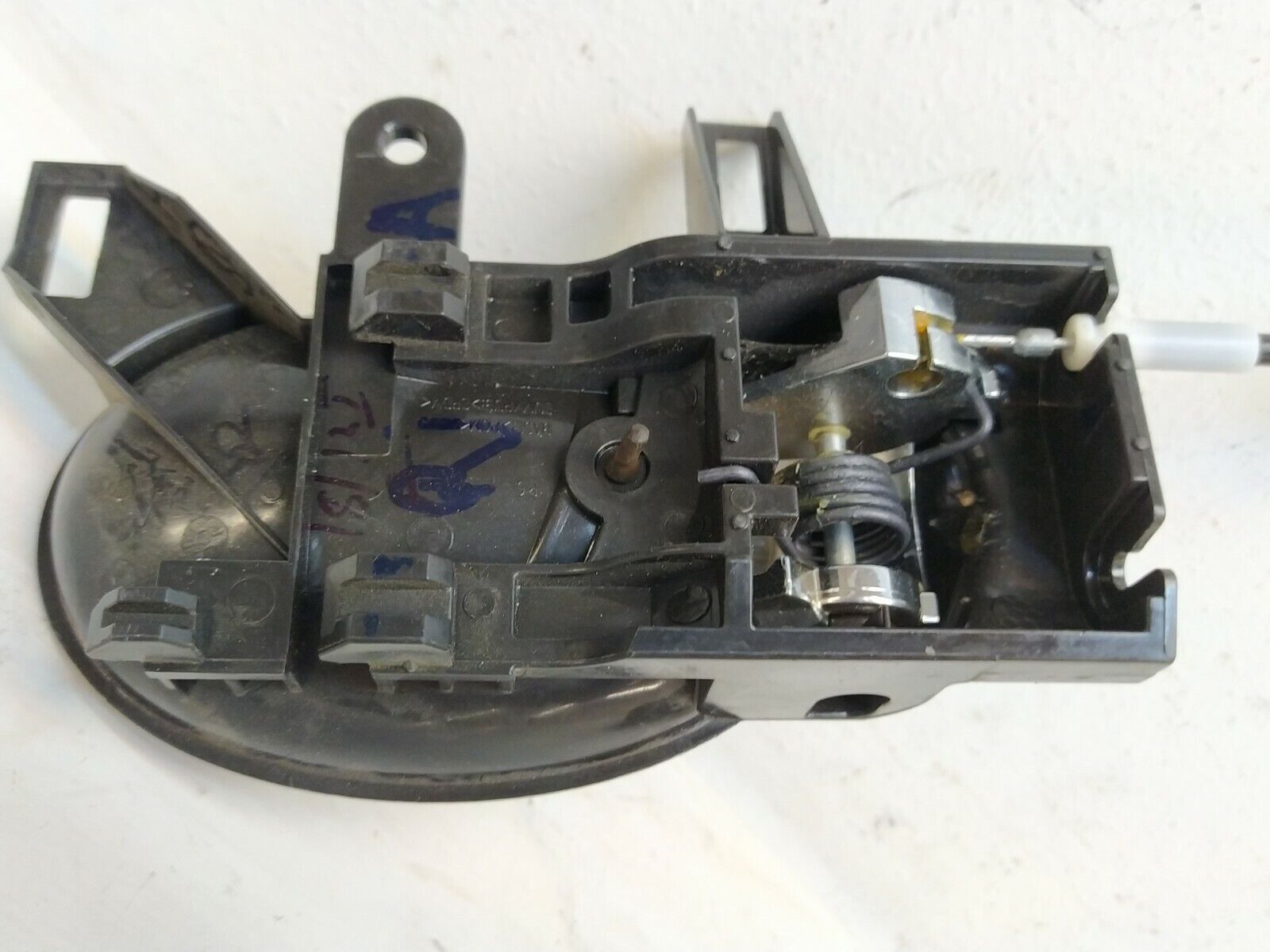 2017 Nissan Juke Door Handle & Lock Mechanism Driver Side Rear O/S/R X12CRRS - Image 5