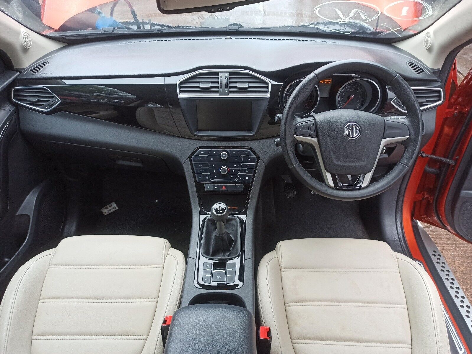 MG GS 2016-2020 Exclusive 1.5 Petrol Climate And Multimedia Control - Image 4
