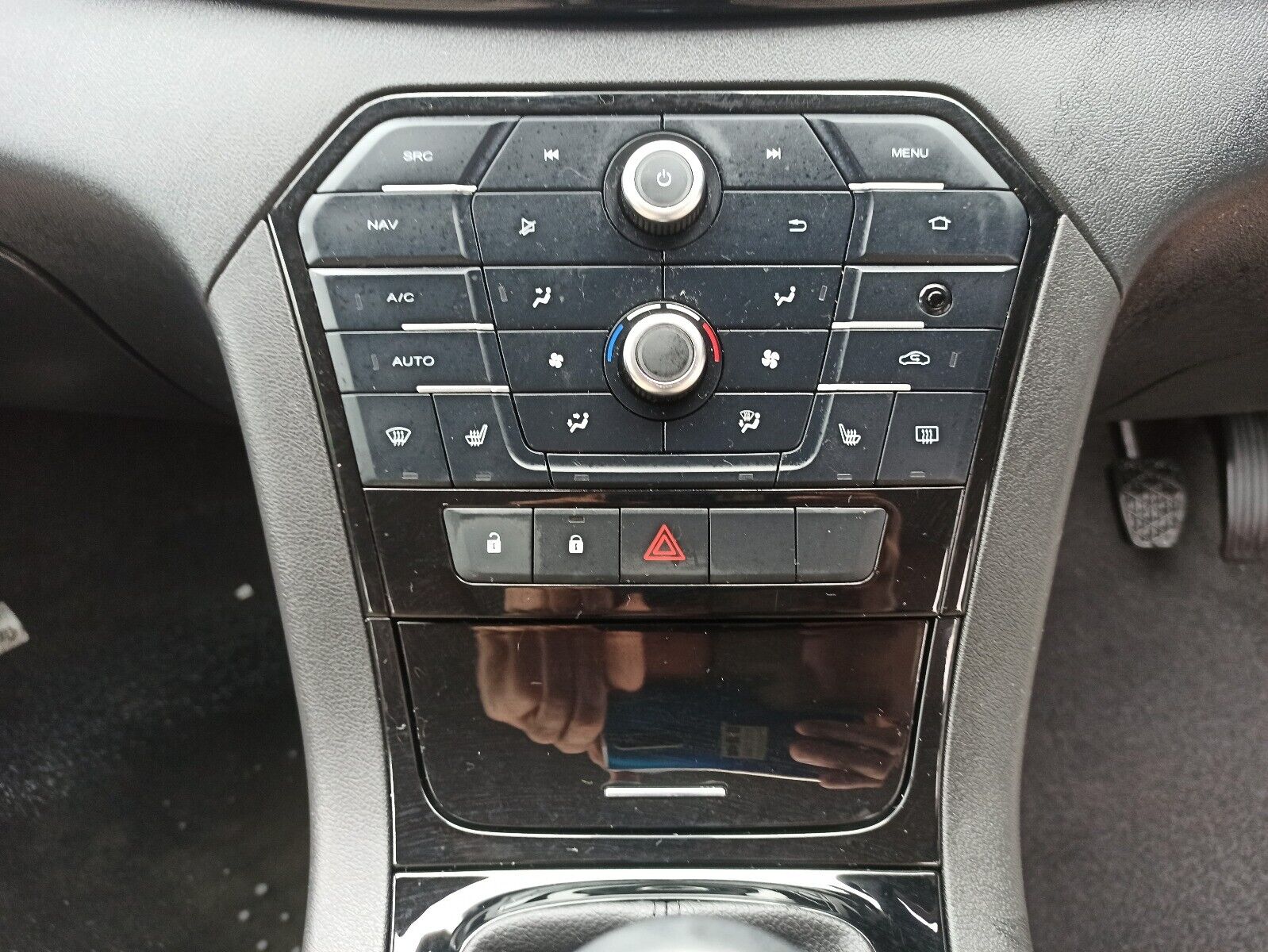 MG GS 2016-2020 Exclusive 1.5 Petrol Climate And Multimedia Control