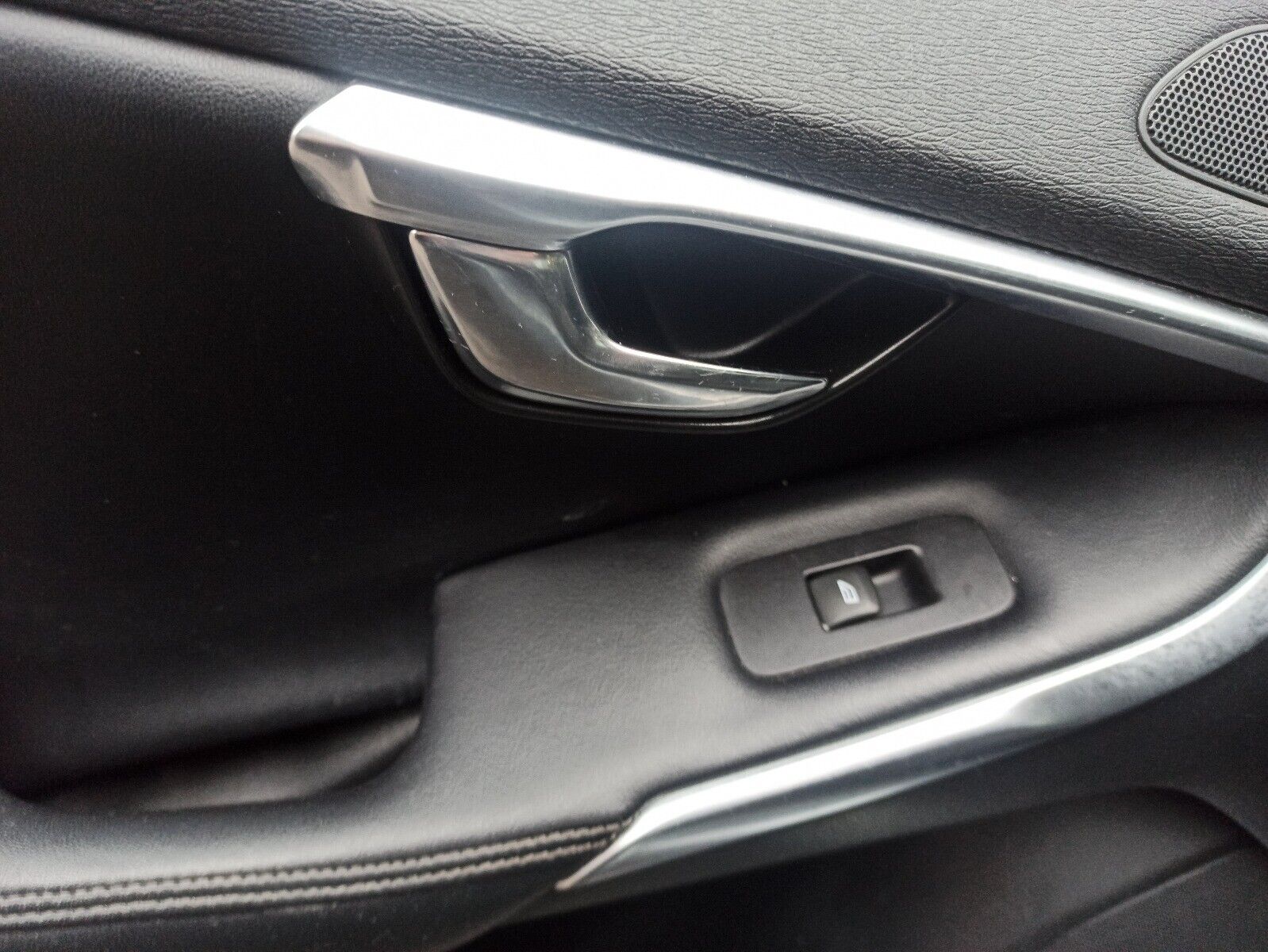 VOLVO V40 2016-2019 Door Chrome Handle Passenger Side Rear N/S/R - Image 4