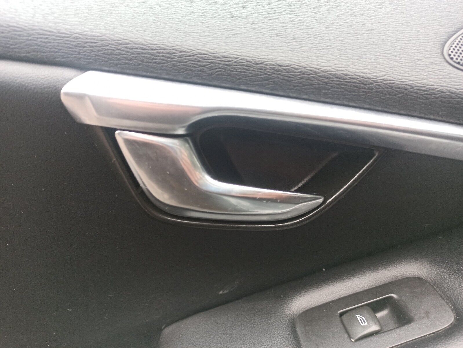 VOLVO V40 2016-2019 Door Chrome Handle Passenger Side Rear N/S/R