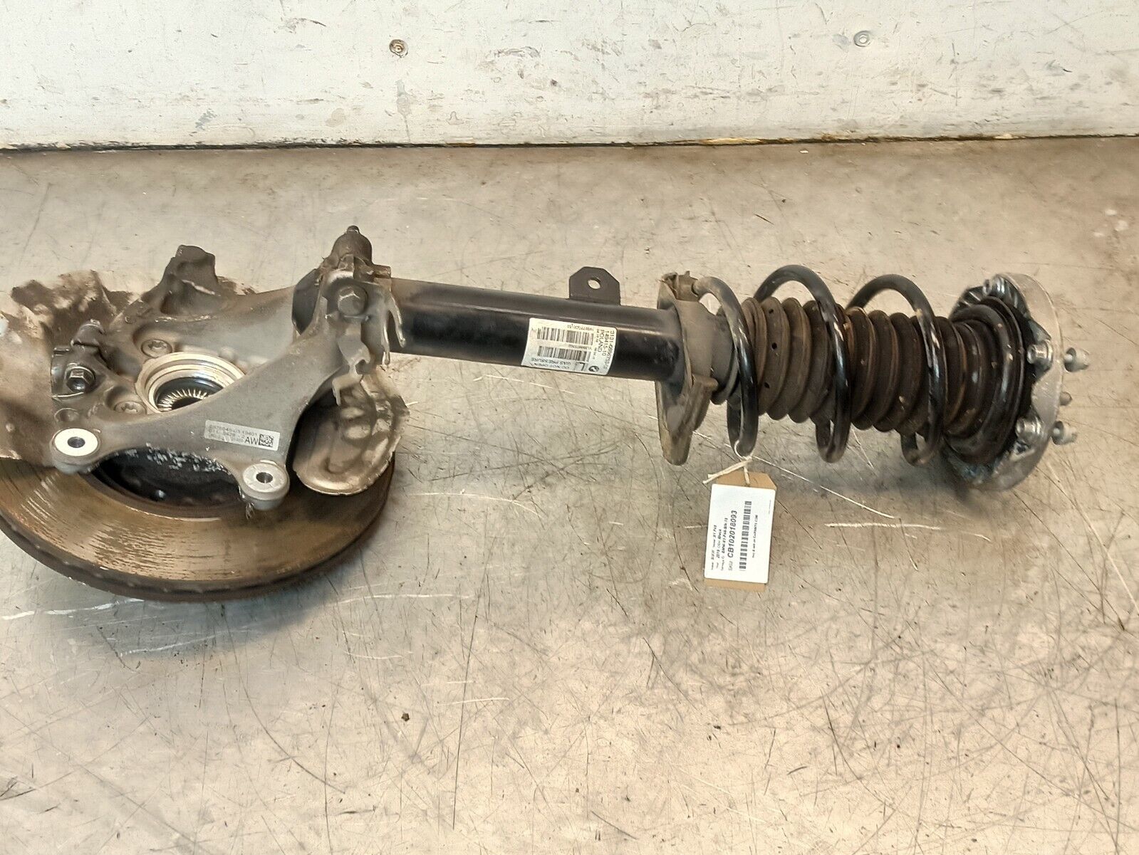 BMW X2 F39 M SPORT 2019-2021 Front Left Shock Absorber Hub Knuckle