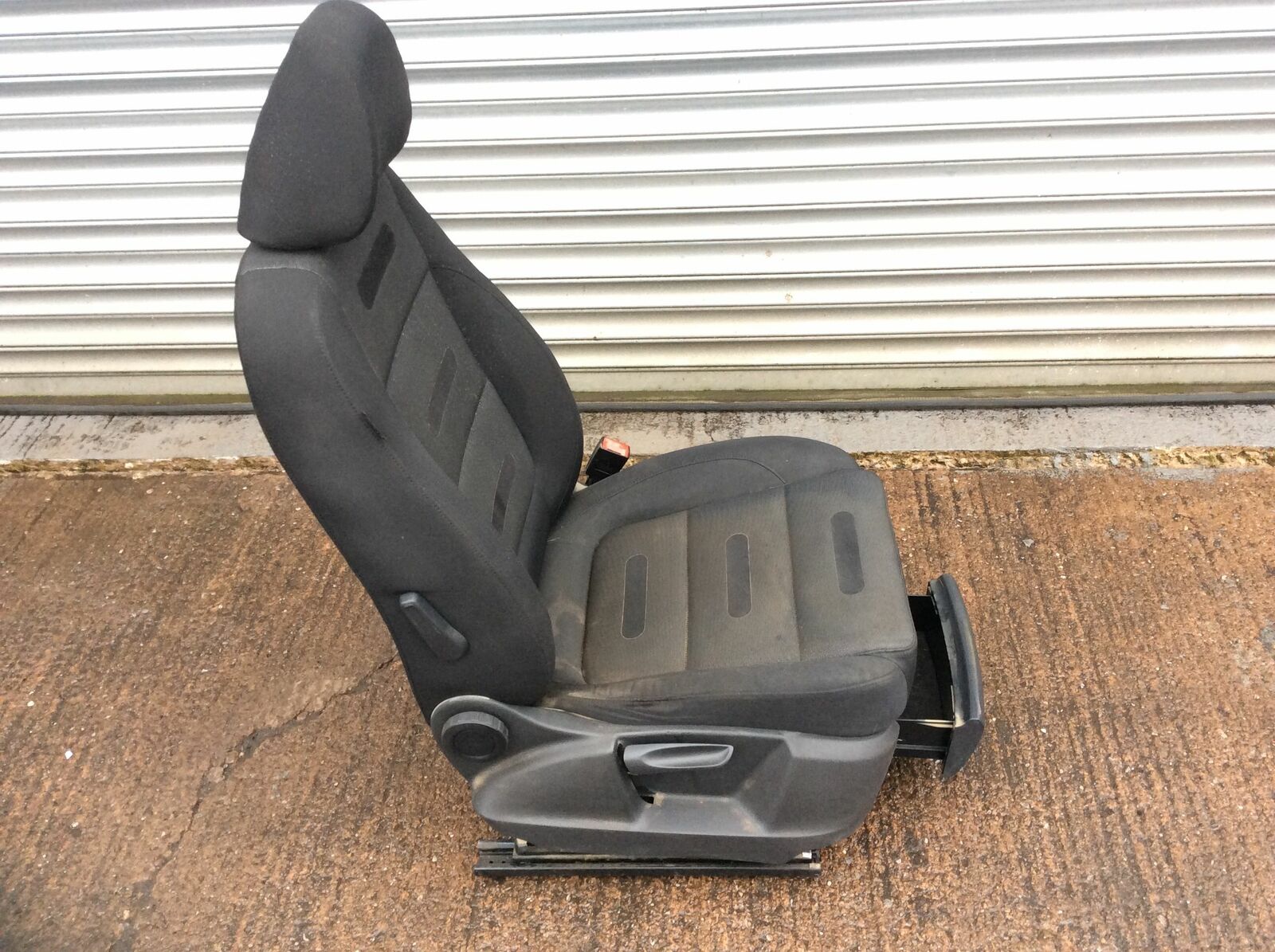 VW TIGUAN 2007 2012 Driver RIGHT SIDE FRONT SEAT