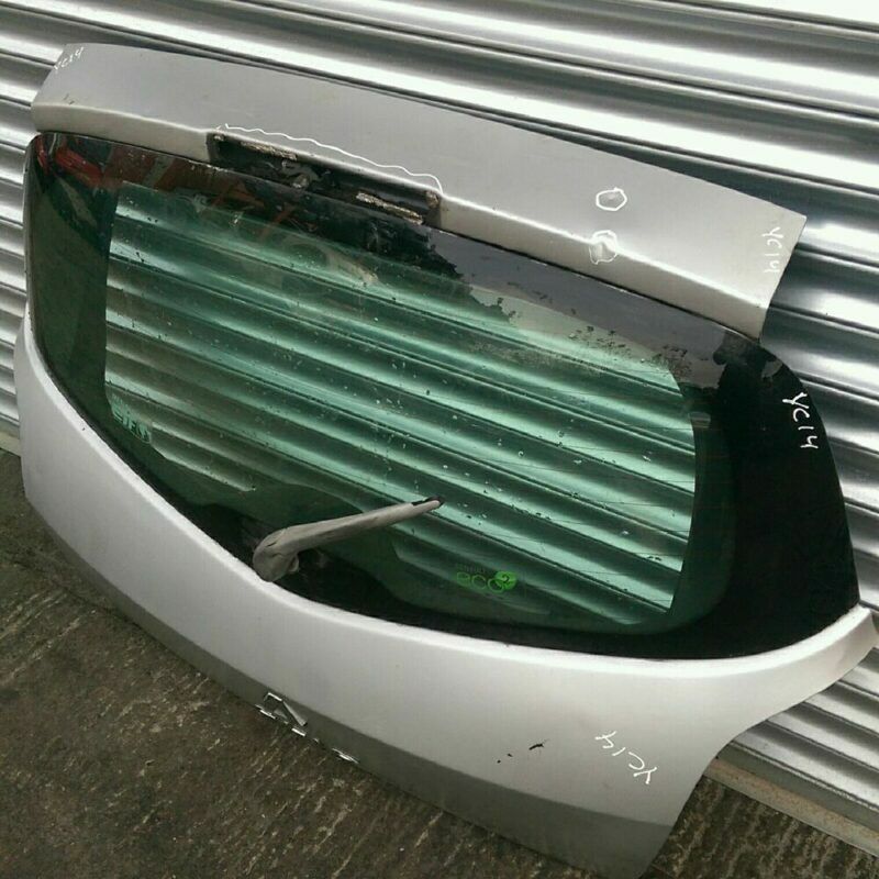 2007 Renault Clio III Genuine Tailgate Boot Lid Colour D69 HU-YC14 - Image 3