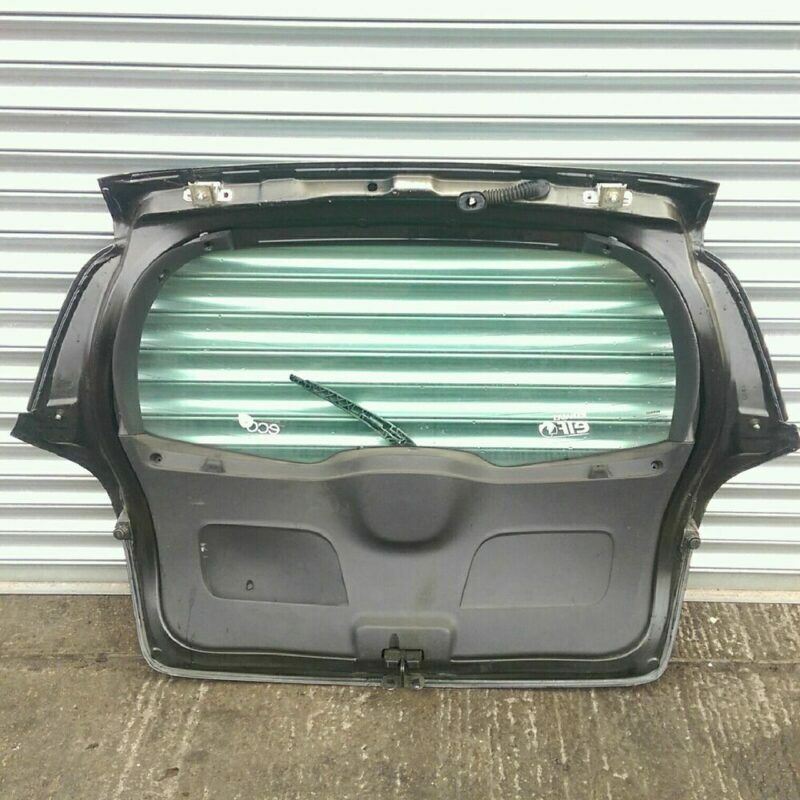 2007 Renault Clio III Genuine Tailgate Boot Lid Colour D69 HU-YC14 - Image 6