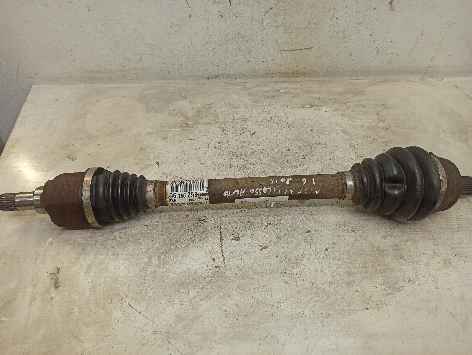 Citroen-C4-Grand-Picasso-2014-