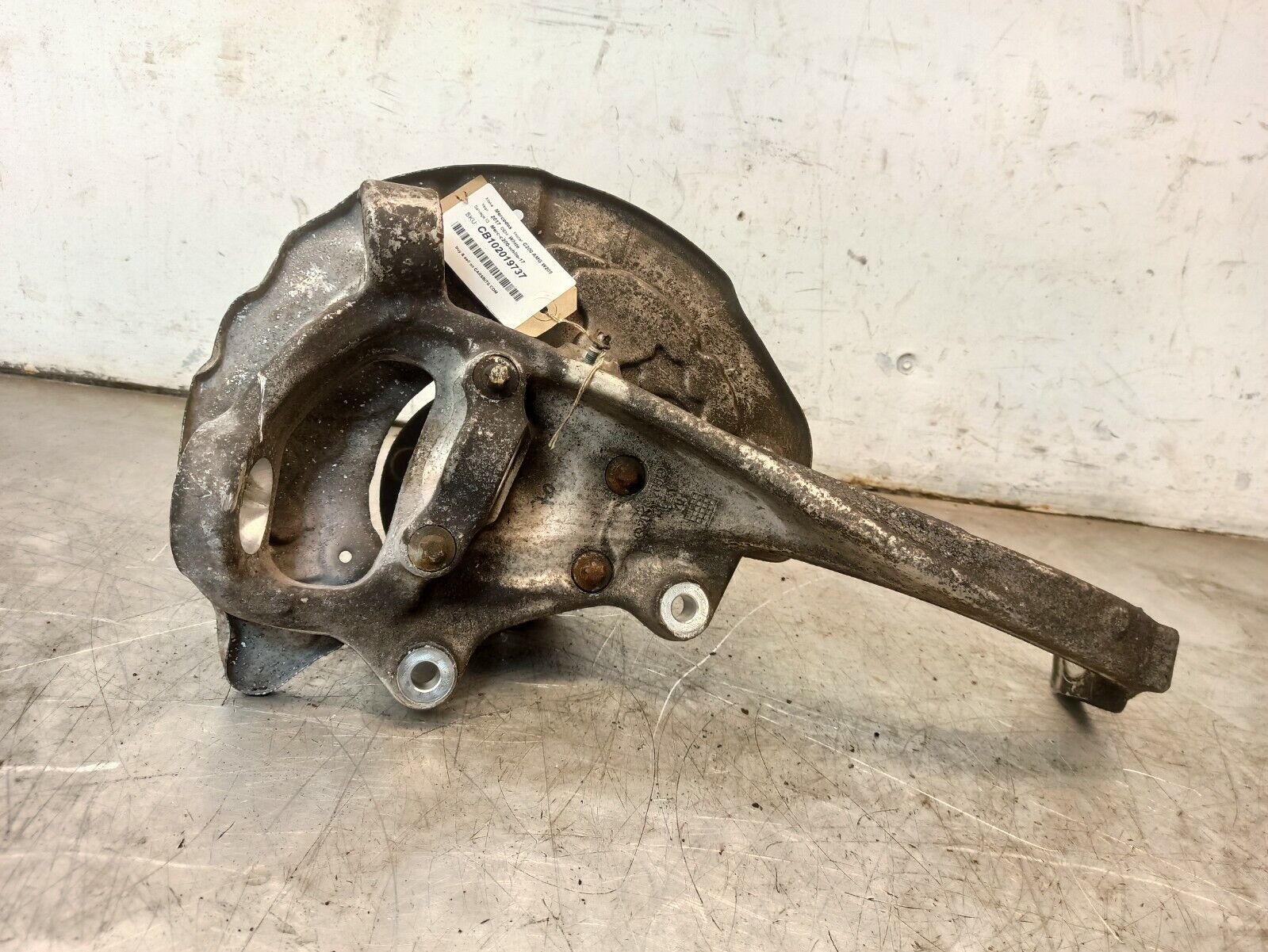 MERCEDES-BENZ C 200 W205 14-20 2.0 Petrol Front Wheel Hub & Control Arm O/S/F