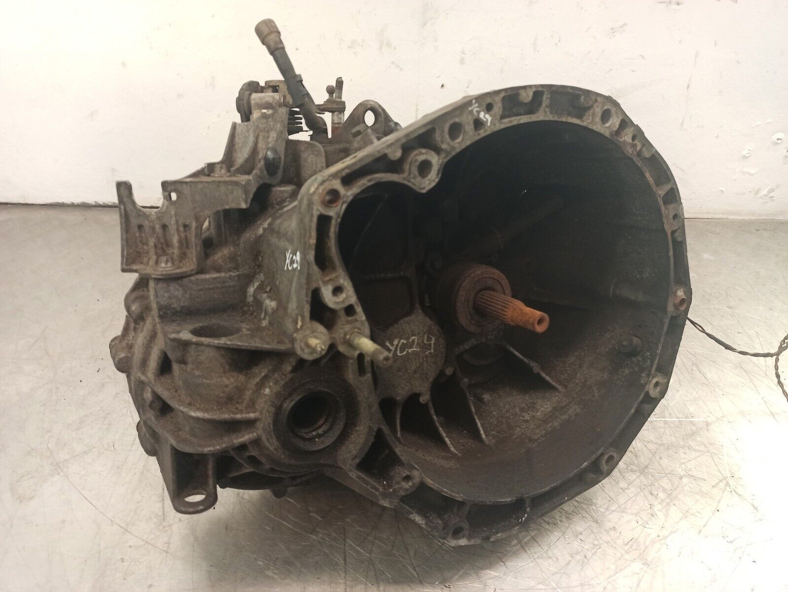 Renault Megane 2002-2009 1.9 Diesel 6 Speed GearBox 820015639 - Image 3