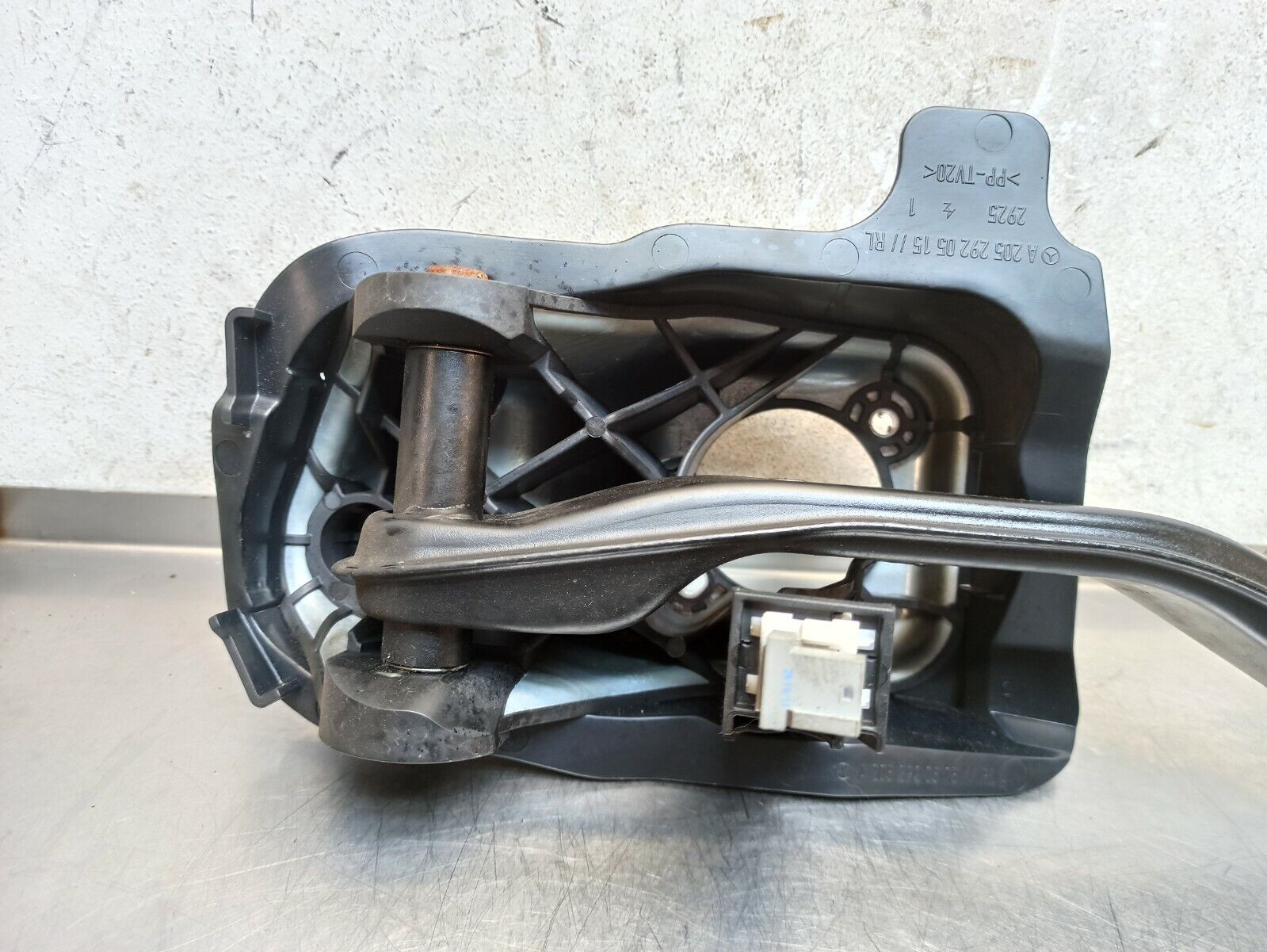 MERCEDES-BENZ 2014-2020 C 200 W205 Front Brake Pedal A2222940001 - Image 3