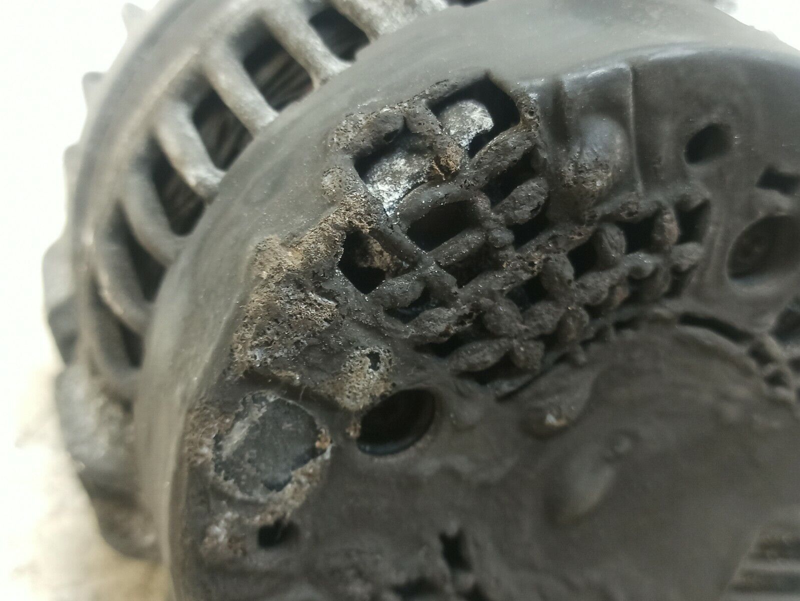 Mercedes Benz W205 C200 2014-2019 2.0 Petrol Alternator - Image 5