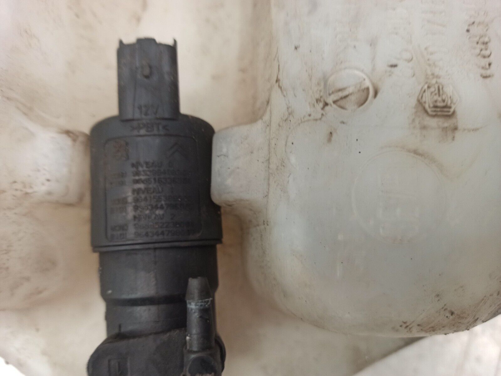 Toyota Proace 2013-2016 Van 2.0 Diesel Washer Bottle Tank 78662B0209 - Image 7