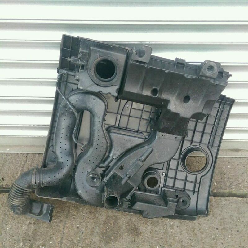 VW Golf MK5 2004-2008 Genuine Engine Cover HU-YC7 - Image 3
