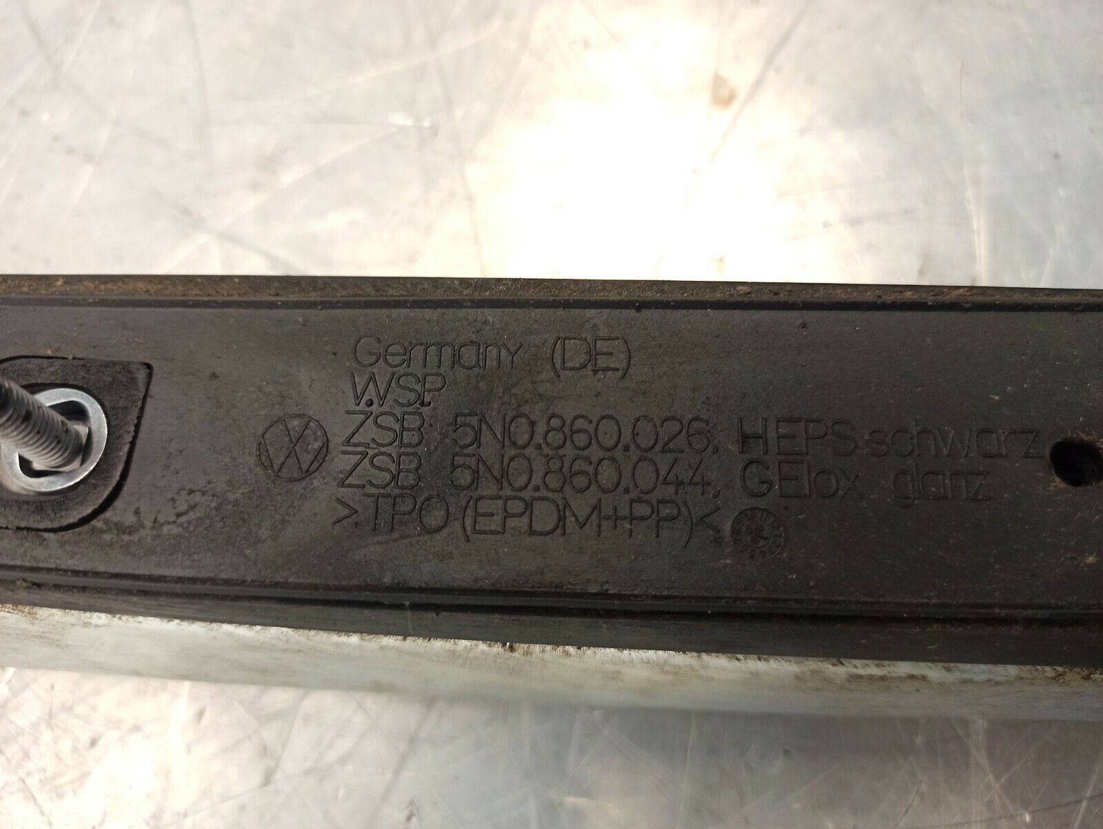 VW Tiguan 5N 2007-2012 Roof Rail Bar Driver Side O/S 5N0860026 - Image 6