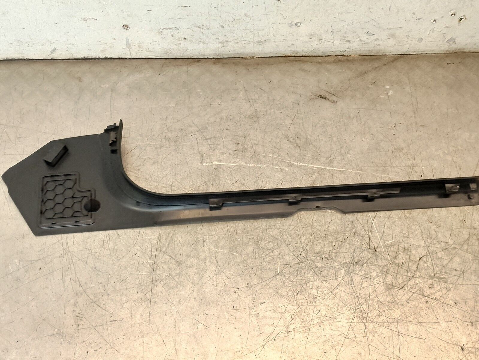 MERCEDES-BENZ 2014-2020 C200 W205 Front Sill Kick Trim N/S/F A2056861136 - Image 4