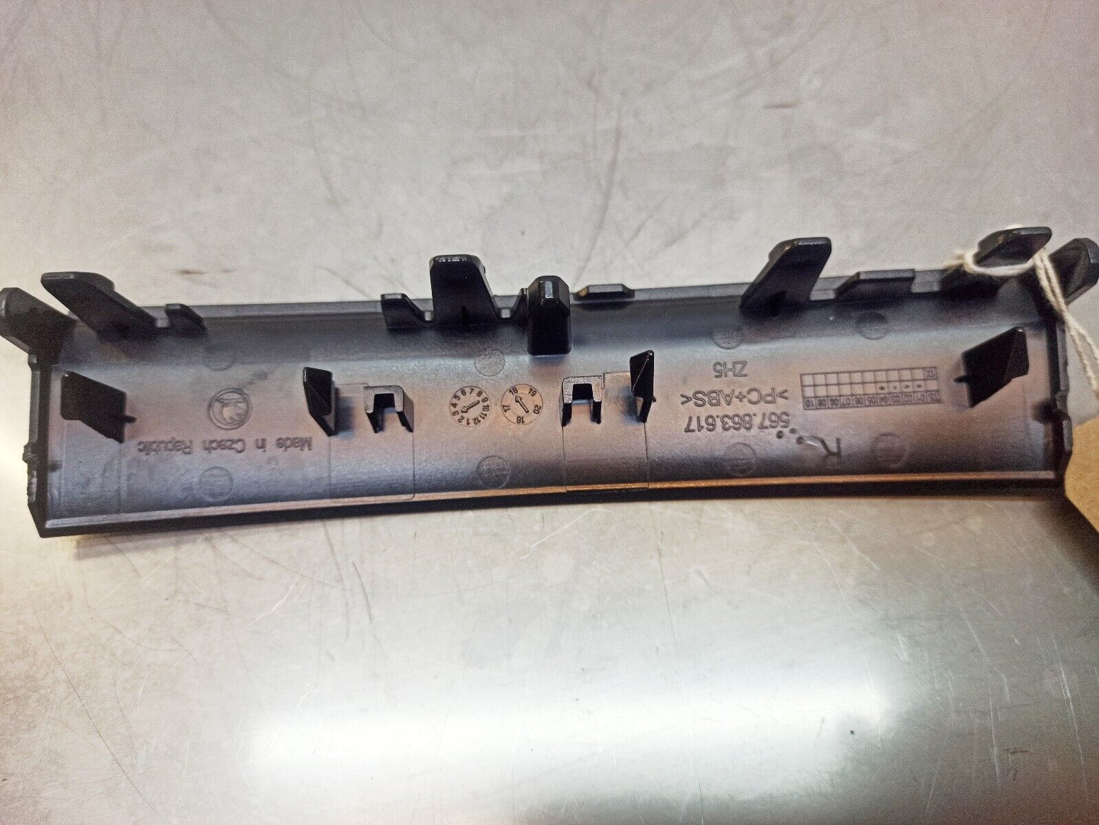 Skoda Kodiaq 2017-2020 Center Console Decorate Trim 567863617 - Image 4