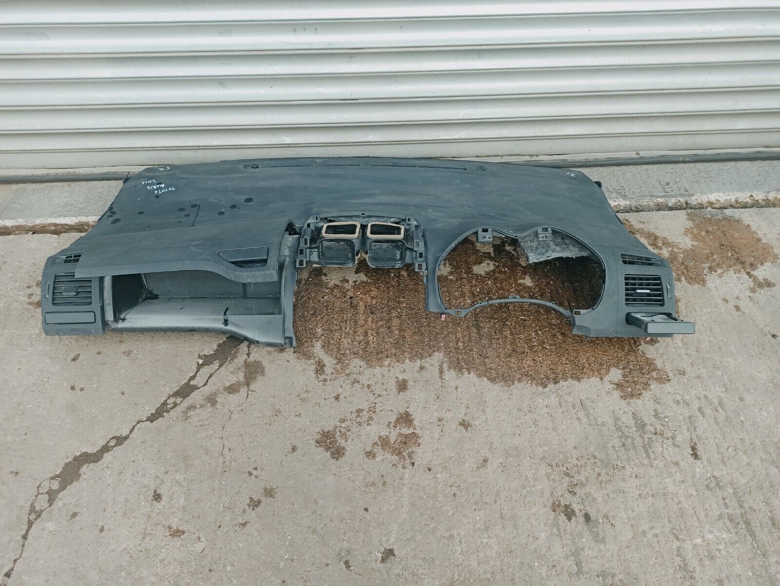 2011 Toyota Auris Bare Dashboard - Image 3