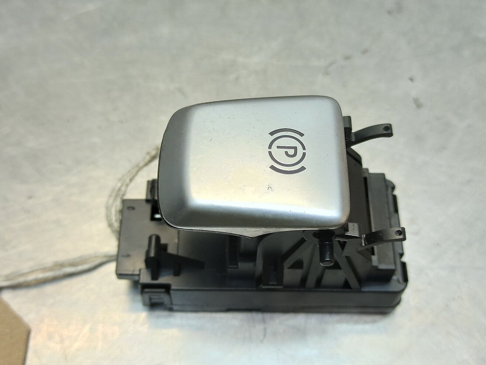 MERCEDES-BENZ 2014-2020 C200 W205 AMG Interior Handbrake Switch A2059051516 - Image 3