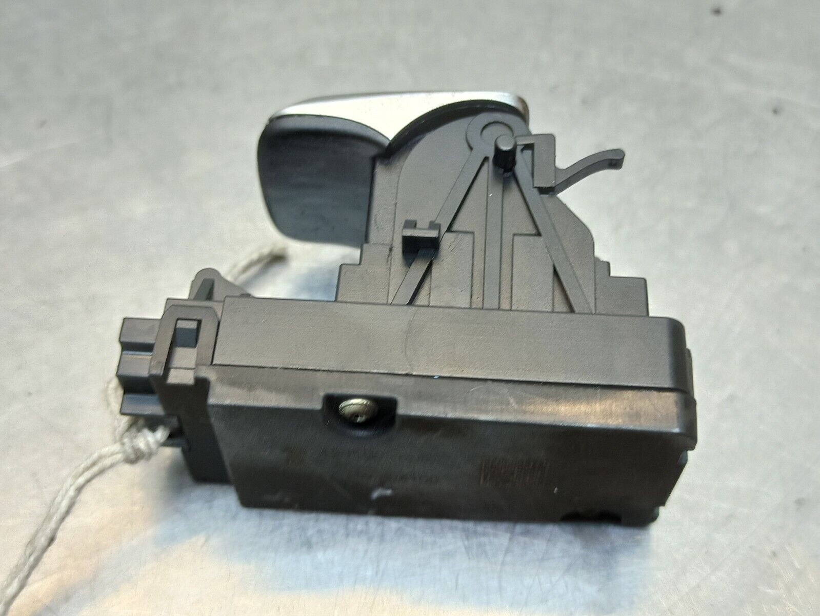 MERCEDES-BENZ 2014-2020 C200 W205 AMG Interior Handbrake Switch A2059051516 - Image 4