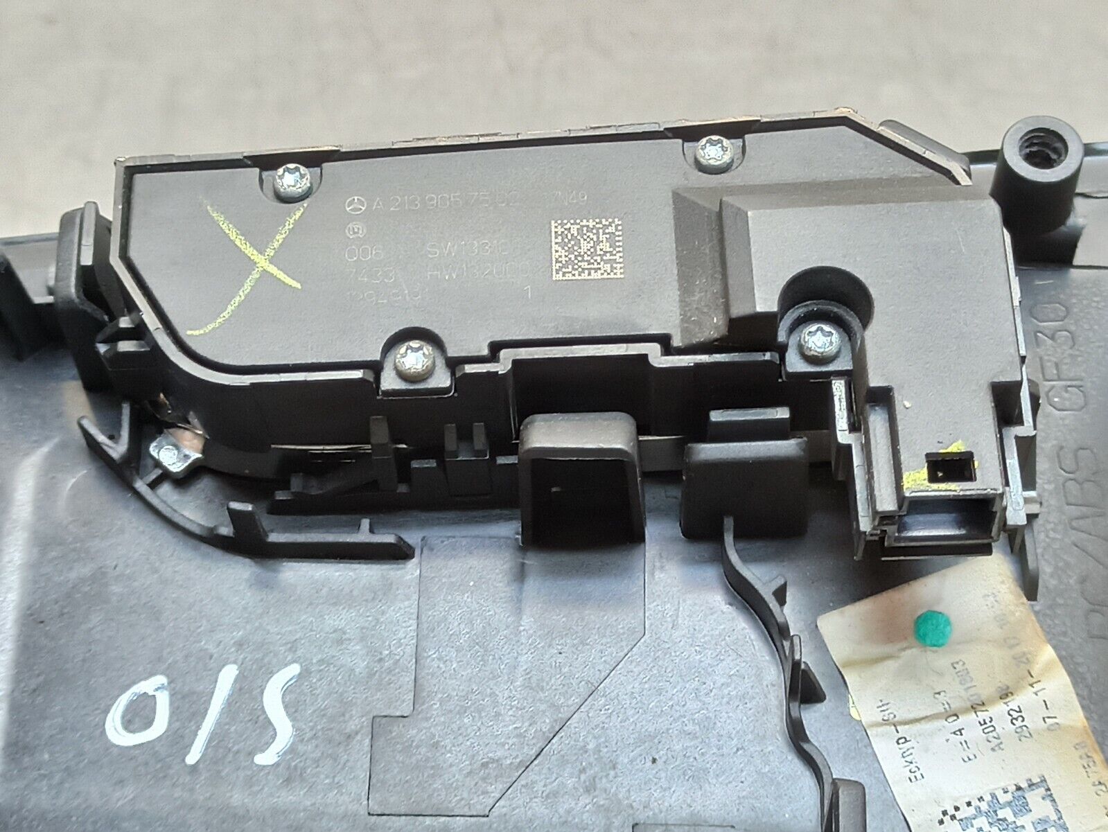 MERCEDES-BENZ 2014-2020 C200 W205 Front Memory Switch & Trim O/S A2139057502 - Image 8