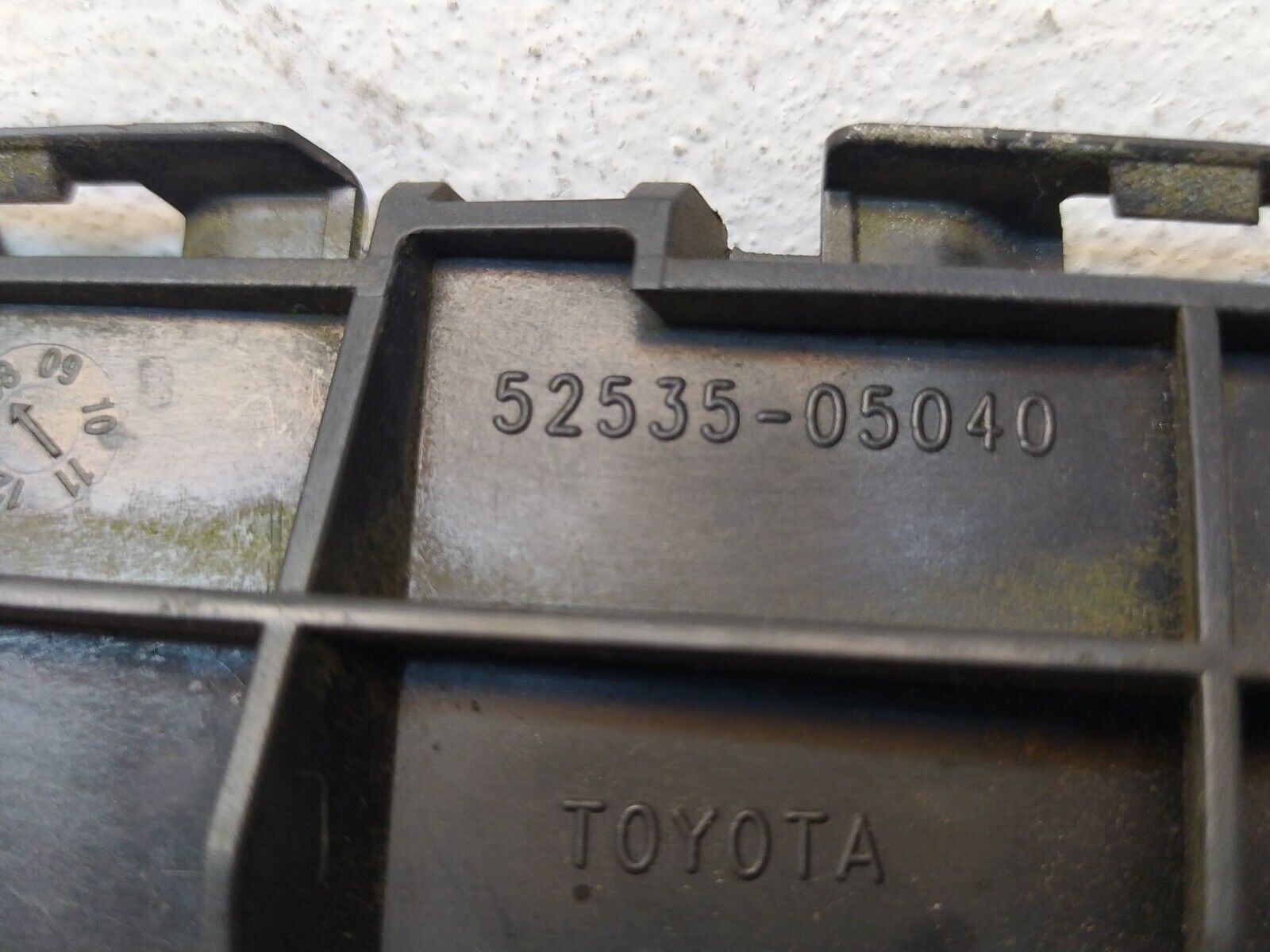 Toyota Avensis 2009-2013 2.0 Diesel Driver Side Retainer Bumper Side 52535-05040 - Image 4