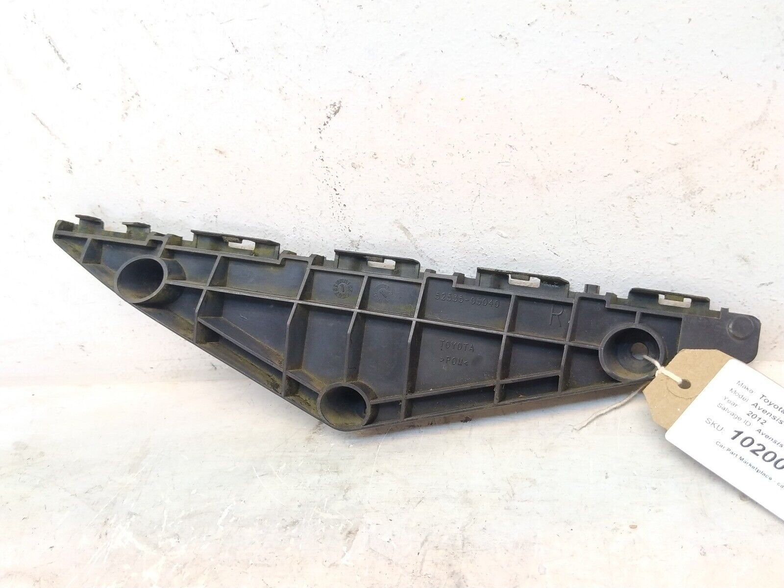 Toyota Avensis 2009-2013 2.0 Diesel Driver Side Retainer Bumper Side 52535-05040