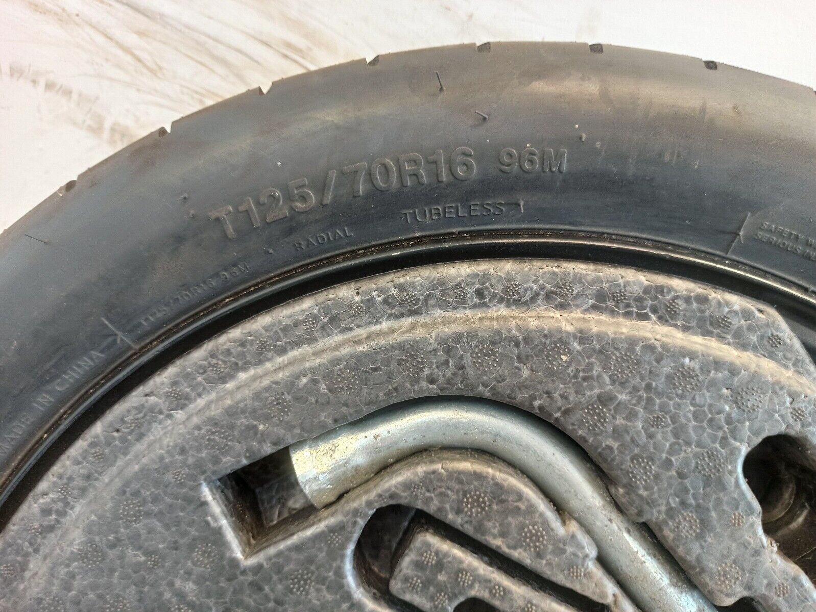 2012-2017 VW Golf MK6 16 Inch Spare wheel And Jack Kit T125/70D16 96M - Image 4