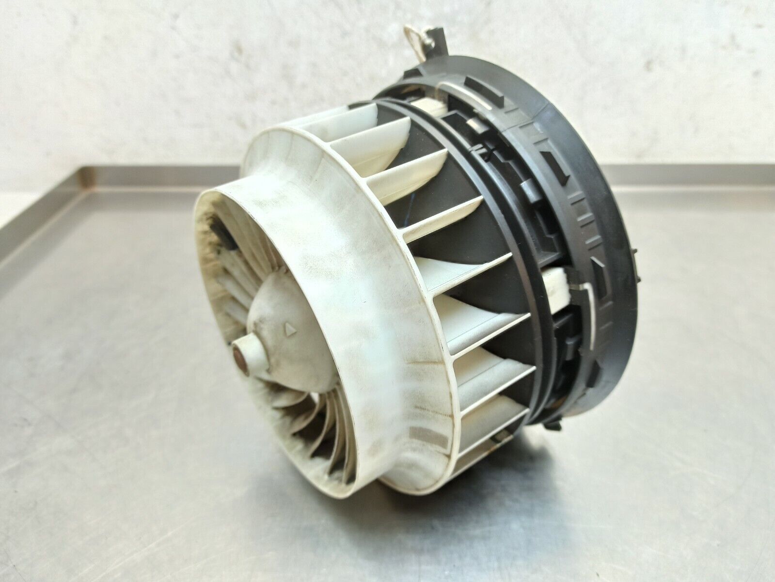 MERCEDES-BENZ 2014-2020 C200 W205 Heater Blower Fan Motor Assembly F011500093 - Image 3