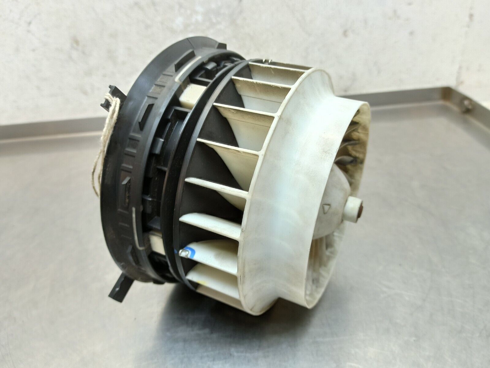 MERCEDES-BENZ 2014-2020 C200 W205 Heater Blower Fan Motor Assembly F011500093 - Image 4