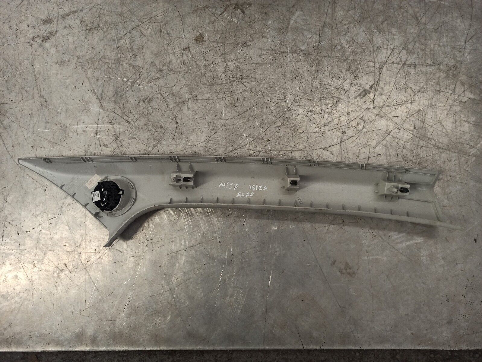 Seat Ibiza 6F MK5 2017- 2020 N/S/F Pillar Trim & Speaker 6F0867233 - Image 3