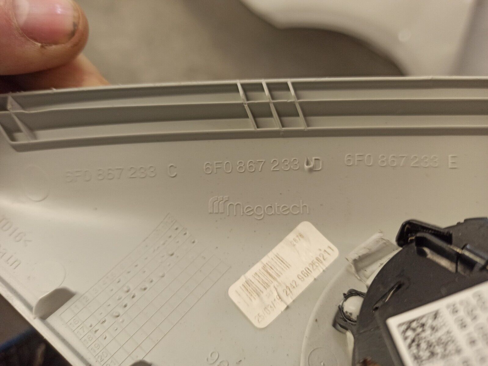 Seat Ibiza 6F MK5 2017- 2020 N/S/F Pillar Trim & Speaker 6F0867233 - Image 4